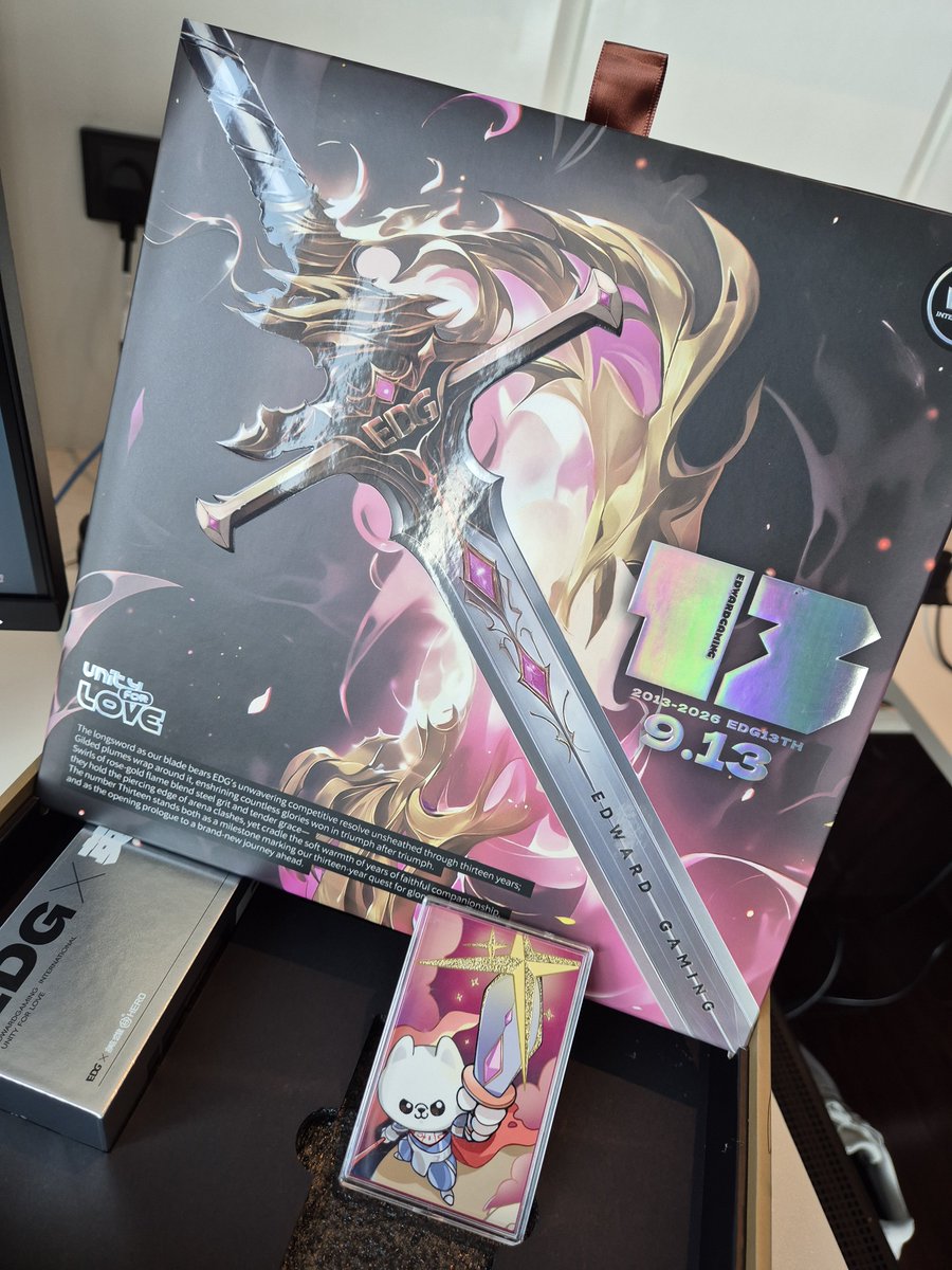 T1's tweet photo. EDG(@EDG_Edward) gave T1 a gift to celebrate our visit to Shanghai! Thank you so much!

#T1VALORANT https://t.co/BQbLq9JTSD