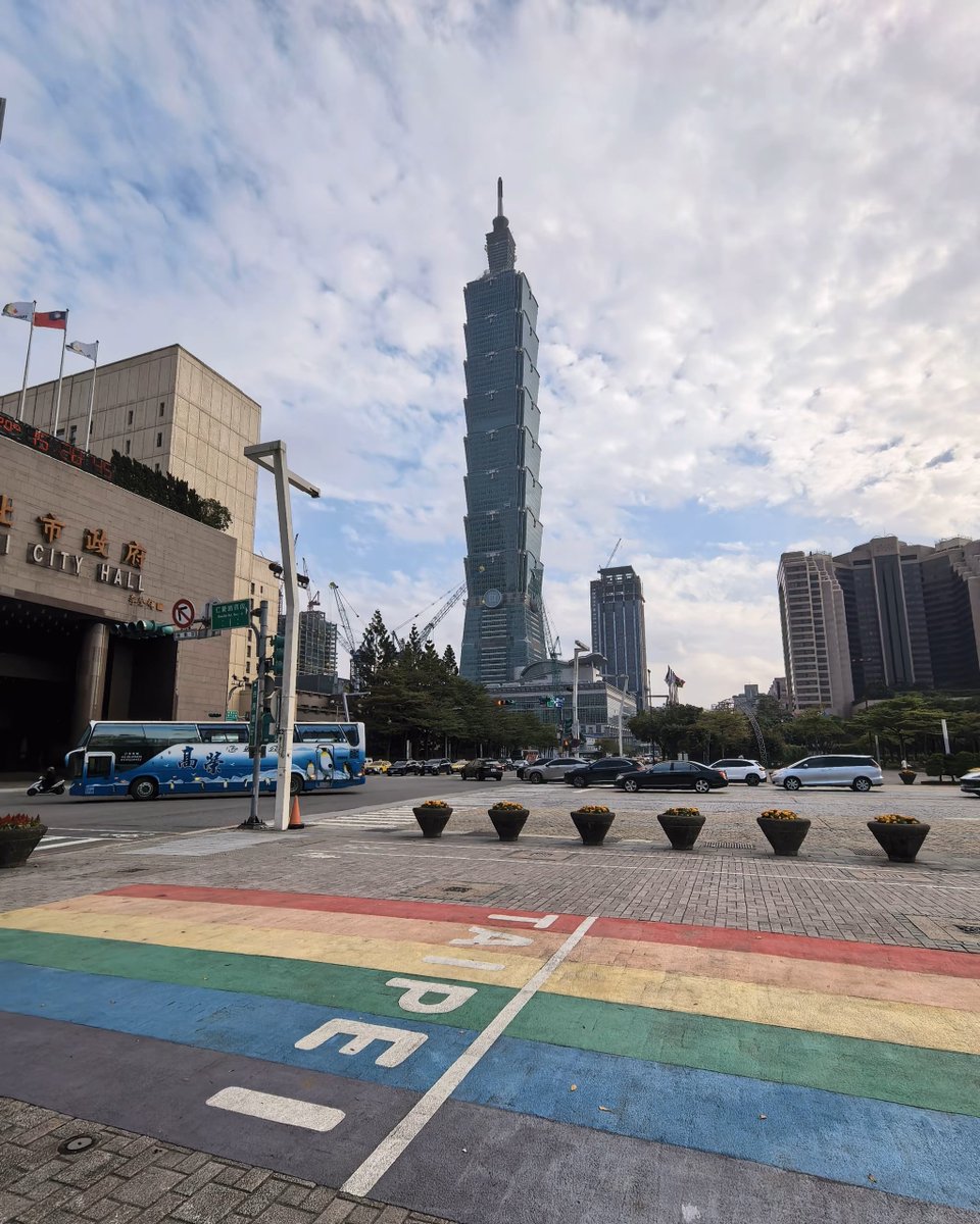 ffcbnc's tweet photo. @neodark414 @khandeng @AndyBxxx 又吹臺灣這個爛地方 我說白了 臺灣城市能比得過中國高經濟哪一個？真是搞笑 https://t.co/pZOr9PWEb5