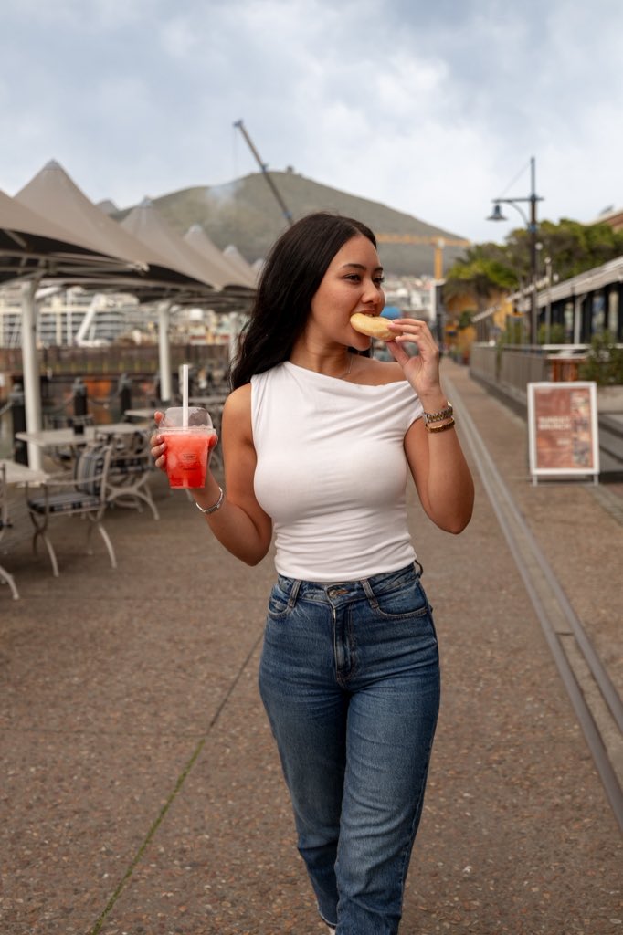 KrispyKreme_ZA's tweet photo. Sippin’, snackin’ and soaking up the JOY. 🍩🥤❤️ https://t.co/3d9YQrZFIx