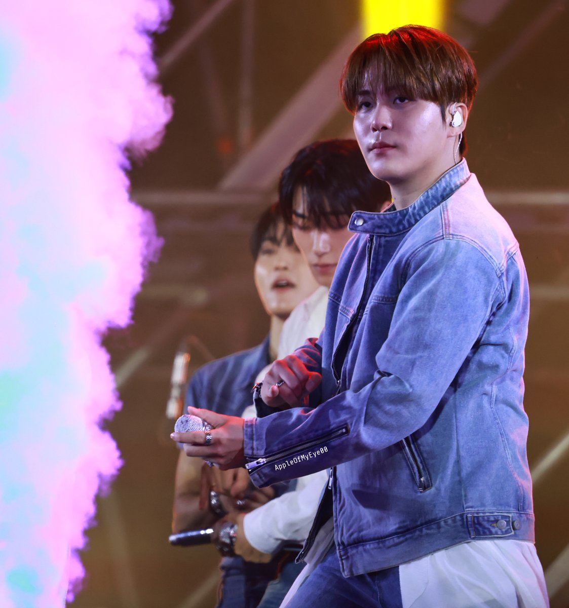 appleofmyeye00's tweet photo. 260920 Asia Top Artist Festival 에이티즈 종호

#ateez #에이티즈 #최종호 #jongho https://t.co/cOMSx0GvOk