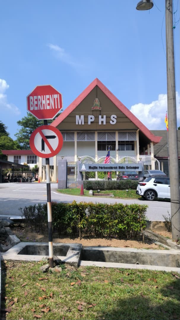IPMEnquiry's tweet photo. ๐๐ Submission of building plan (BP) to One Stop Centre (OSC), Majlis Perbandaran Hulu Selangor (MPHS) for a factory project. ๐ญ๐ญโ
โ
๐๏ธ๐๏ธ
#IPMProfessionalServices #EngineeringConsultant #ArchitectureConsultant #PlanningConsultant #BuildingPlan #BPSubmission #OSC #MPHS https://t.co/pHFrldj8TI