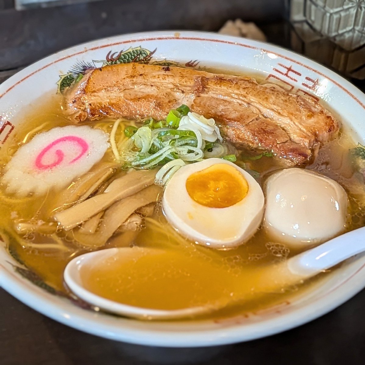 tanetane's tweet photo. 今日の呪文は
🧚🪄💫
「ﾖｺﾁｮｳﾗｰﾒﾝｱｼﾞﾀﾏﾂｲｶ」🐓✨️
今年いちばんに美味しかった🥰 https://t.co/uzhu8I4BkP