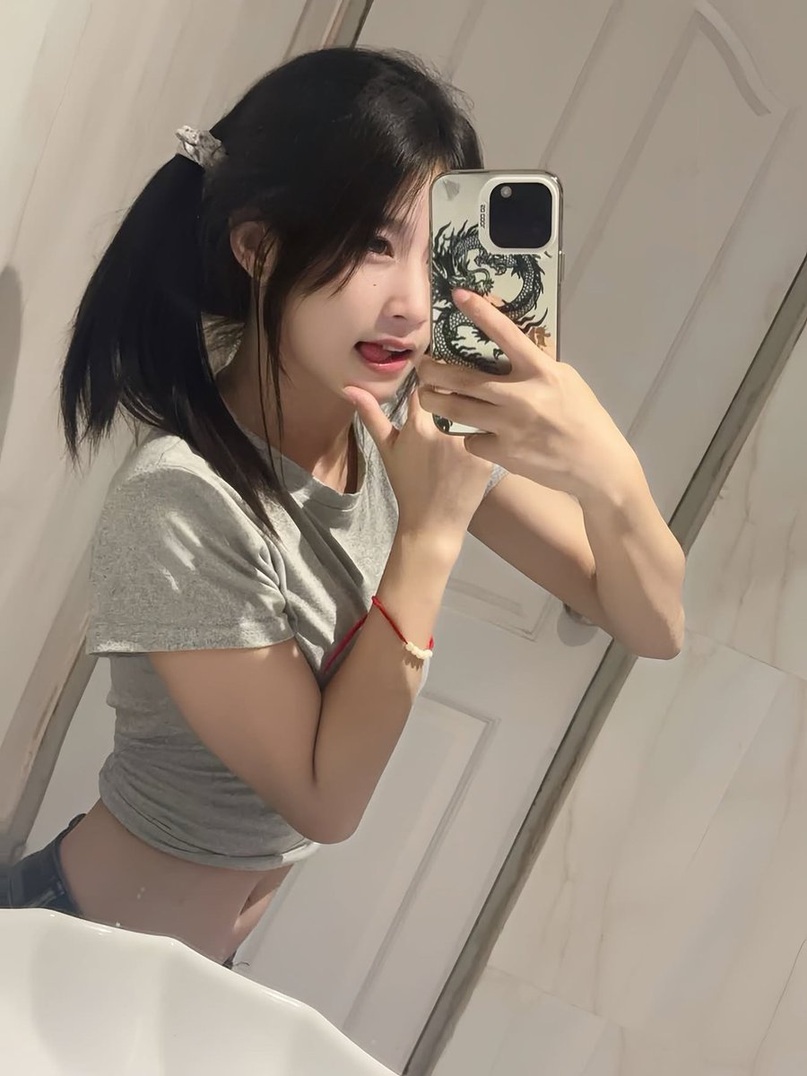 EstellMatam0i's tweet photo. 3🥝🌻ตอนแรกก็ไม่เชื่อ จนกระทั่งลองใช้เอง... ไอเทมลับที่บิวตี้บล็อกเกอร์เกาหลีโหวตให้เป็นอันดับ 1!“ ครีมกันแดดเนื้อซูเฟล่ บางเบา คุมมันนาน🐣🥬

พร้อมนัด  600/1 ⭐ 

🆔  @328iqjvh

📌https://t.co/yetVgVfrLw

#รับงานรังสิต
#รับงานสะพานแดง
รับ��านรังสิต
💚💚💜💜💜 https://t.co/34TvRBMPlc
