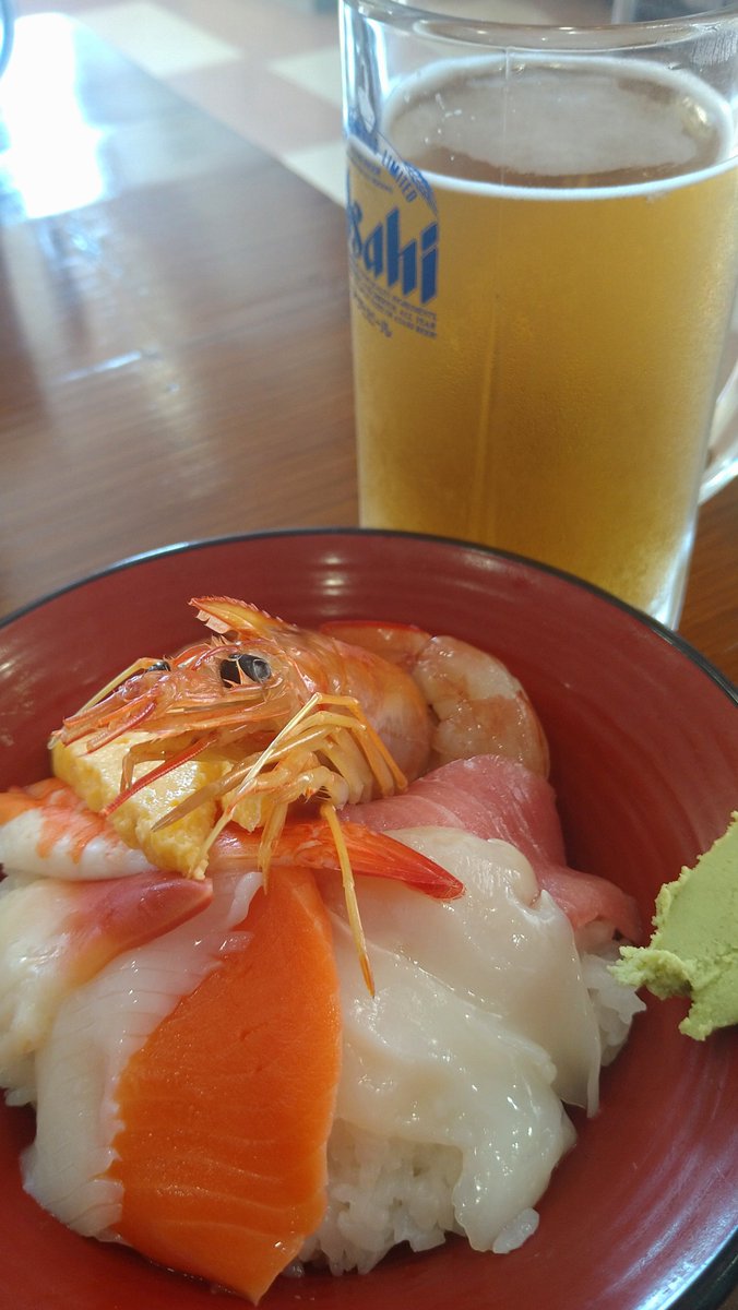 sakasatoj's tweet photo. 今日の秋田はいい天気で土崎の港の方に遊びに行きました🍺☀　ババヘラアイスは昨日初めて食べました。美味しくてなんだか懐かしい味☺️ https://t.co/8PwoSogJCU