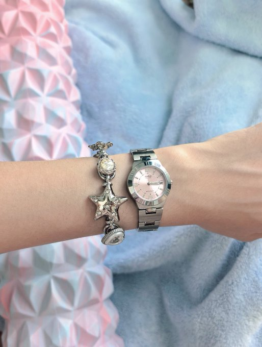 yourbannn11's tweet photo. JAM TANGAN CASIO INI LEWAT MULU 🥹 ternyata makin cantik banget kalo di stacking sama gelang 📷 https://t.co/zE25pR6bbN
