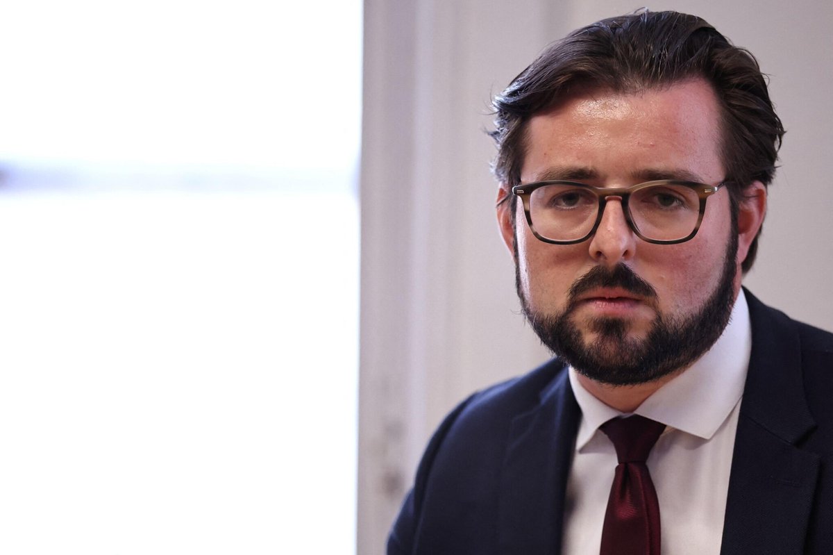 le_Parisien's tweet photo. Le député Philippe Brun, exclu du PS, a lancé un référé pour réintégrer son parti et participer à la primaire
➡️ https://t.co/SHnQhMFYa7 https://t.co/SeYgBr6PsF