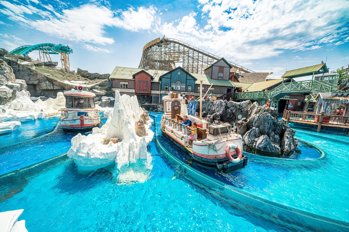ThomasMack_EP's tweet photo. At the annual #EuropeanStarAward presented by the magazine Kirmes Park &amp; Revue, Europa-Park has been crowned 'Europe's Best Theme Park 2026', an incredible achievement we couldn't be more proud of and a recognition of the tireless effort of all our employees. Thanks! #IAAPAExpos https://t.co/VBHHsQF4rg