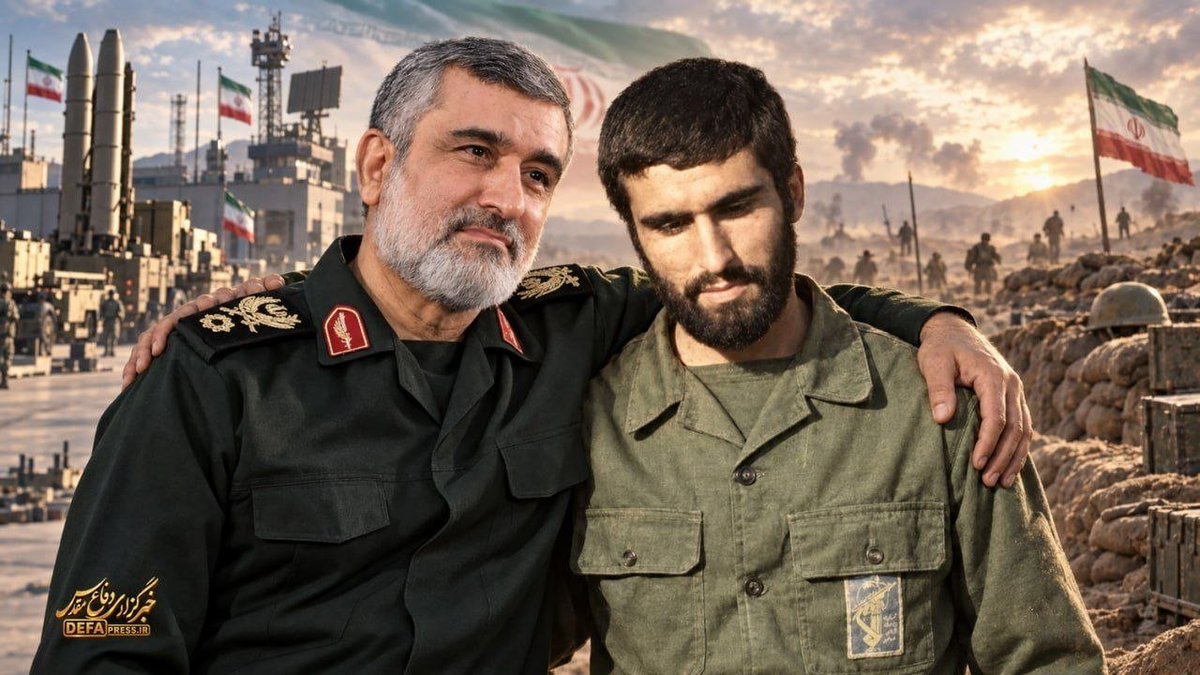 FaryalMol's tweet photo. پدری که صبح‌ها به جبهه می‌رفت، شب‌ها در نامه‌اش از آرزوی صلح برای بچه‌هایش می‌نوشت.
#مهر_مقاومت
#روایت_فداکاری https://t.co/Eu4y9lIdnY