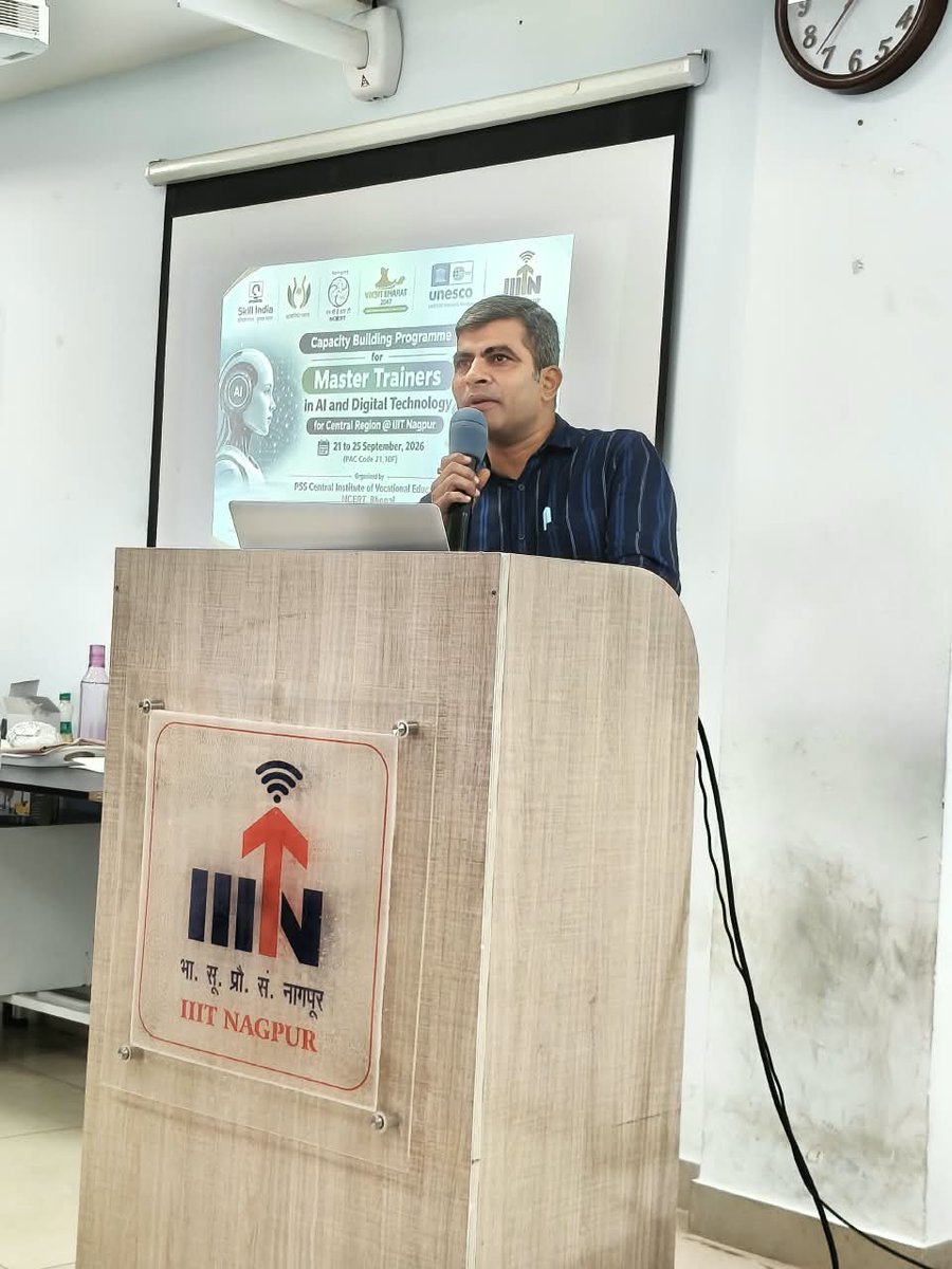 psscive_bhopal's tweet photo. The session concluded with the Vote of Thanks by Dr. Amit Shewale, National Anthem and group photograph.
#PSSCIVE #NCERT #IIITNagpur #AIinEducation #DigitalTechnology #MasterTrainers https://t.co/57et8PsnwG