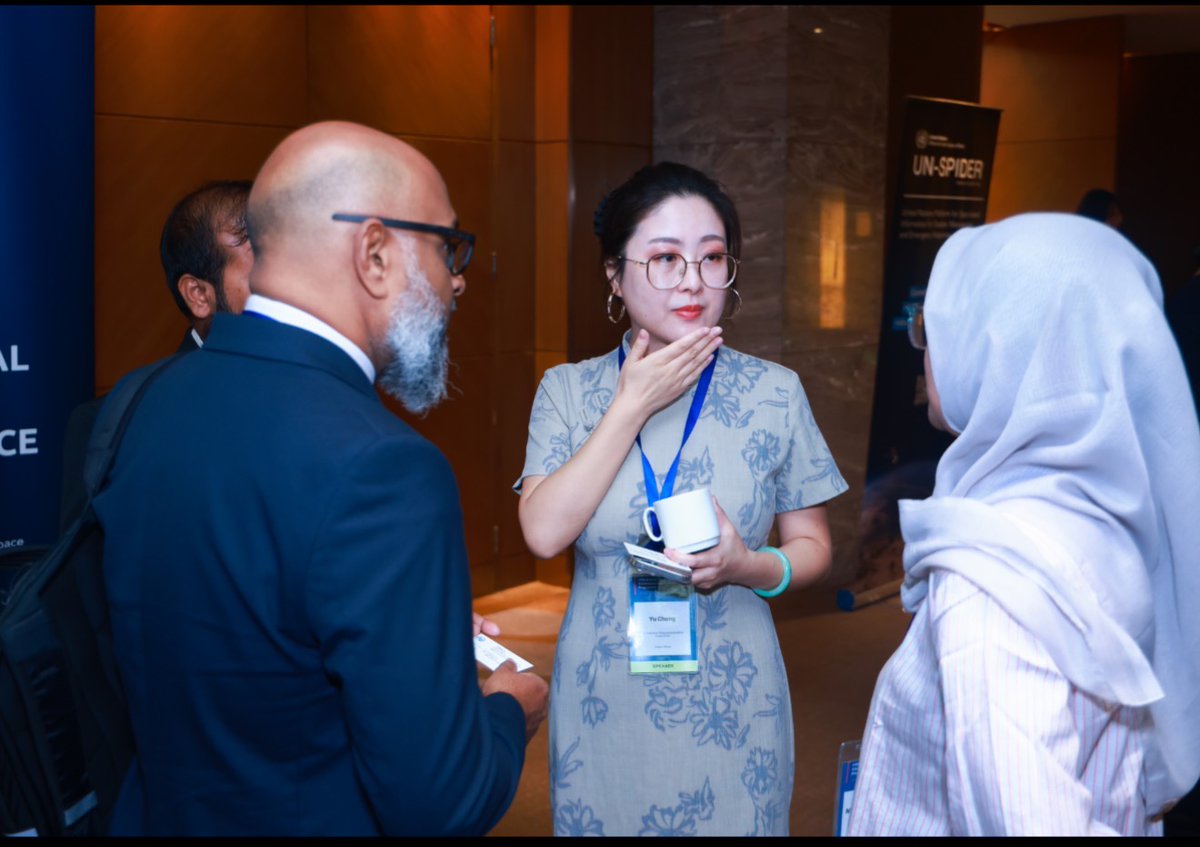 ITUAsiaPacific's tweet photo. At #UNSPIDER2026, ITU shared #EW4All lessons on EWCM, CAP alerts, Cell Broadcast, satellite & emerging D2D technologies. The discussion highlighted the convergence of #EmergencyTelecommunications and #FutureNetworks. Resilient connectivity saves lives. #DRR #UNOOSA https://t.co/BGrXAEjLHD
