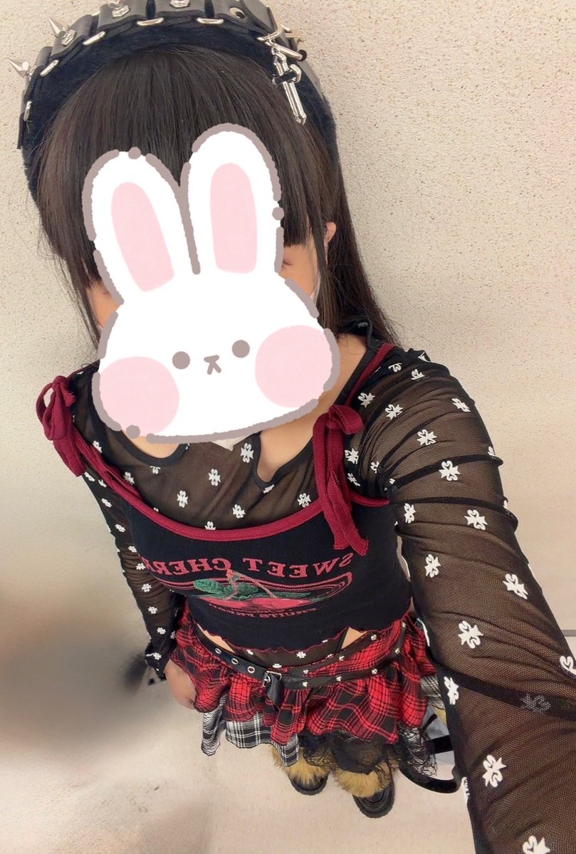 s125_yuri's tweet photo. 5.6部の衣装なんだろう…？
1〜4部まで求めてた総意衣装だったからまじでハッピーすぎてもう大満足です笑
#きゃんちゅー #立花琴未　#大特 https://t.co/KLmgzJP78f