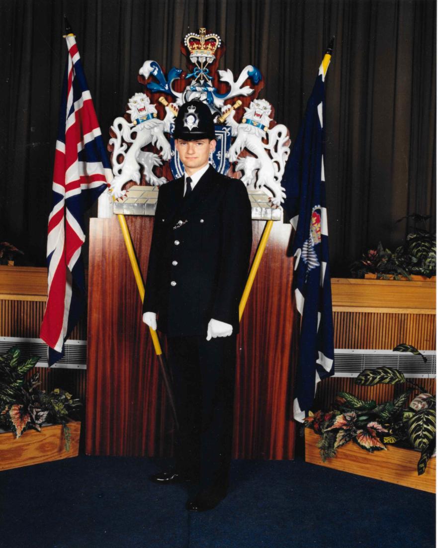 UK_COPS's tweet photo. Remembering PC Andrew Duncan, Metropolitan Police, who died this day in 2013 when he was struck by a speeding vehicle he was signalling to stop. 

#ALifeRemembered https://t.co/N1VbiQ0yck