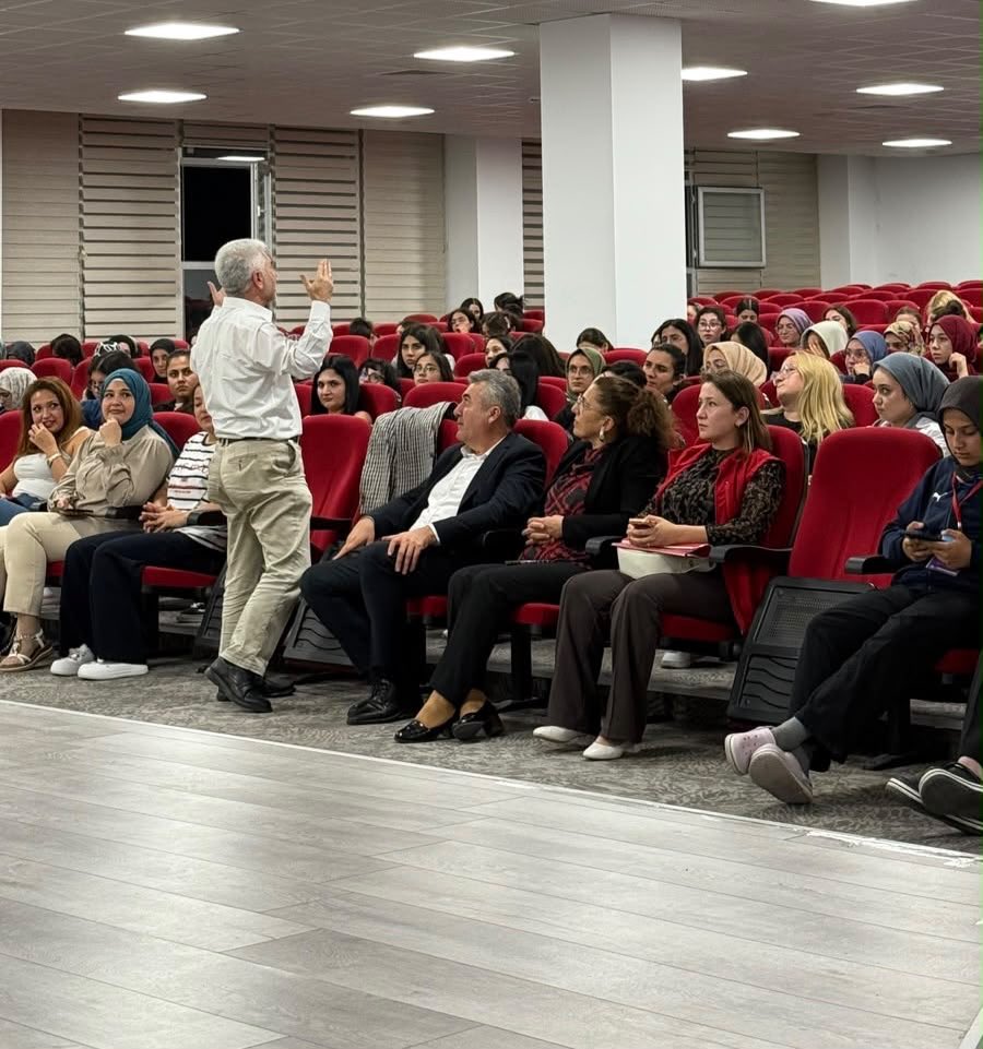 YozgatKYGM's tweet photo. 📍Kınalı Hasan Yurdu
"İletişim Toplantıları"kapsamında Yurt müdürümz tarafından iletişim toplantısı gerçeklestirldi.Toplantıya katılmlarından dolayı Yurt Hizmetleri Müdürümz Oğuz Duygu, Gençlik Hizmetleri Müdürümüz Ali Sapmaz ve yurt Psikologumz Abdülkadir Aslan’a teşekkür ederiz https://t.co/l3I8tgGrfR
