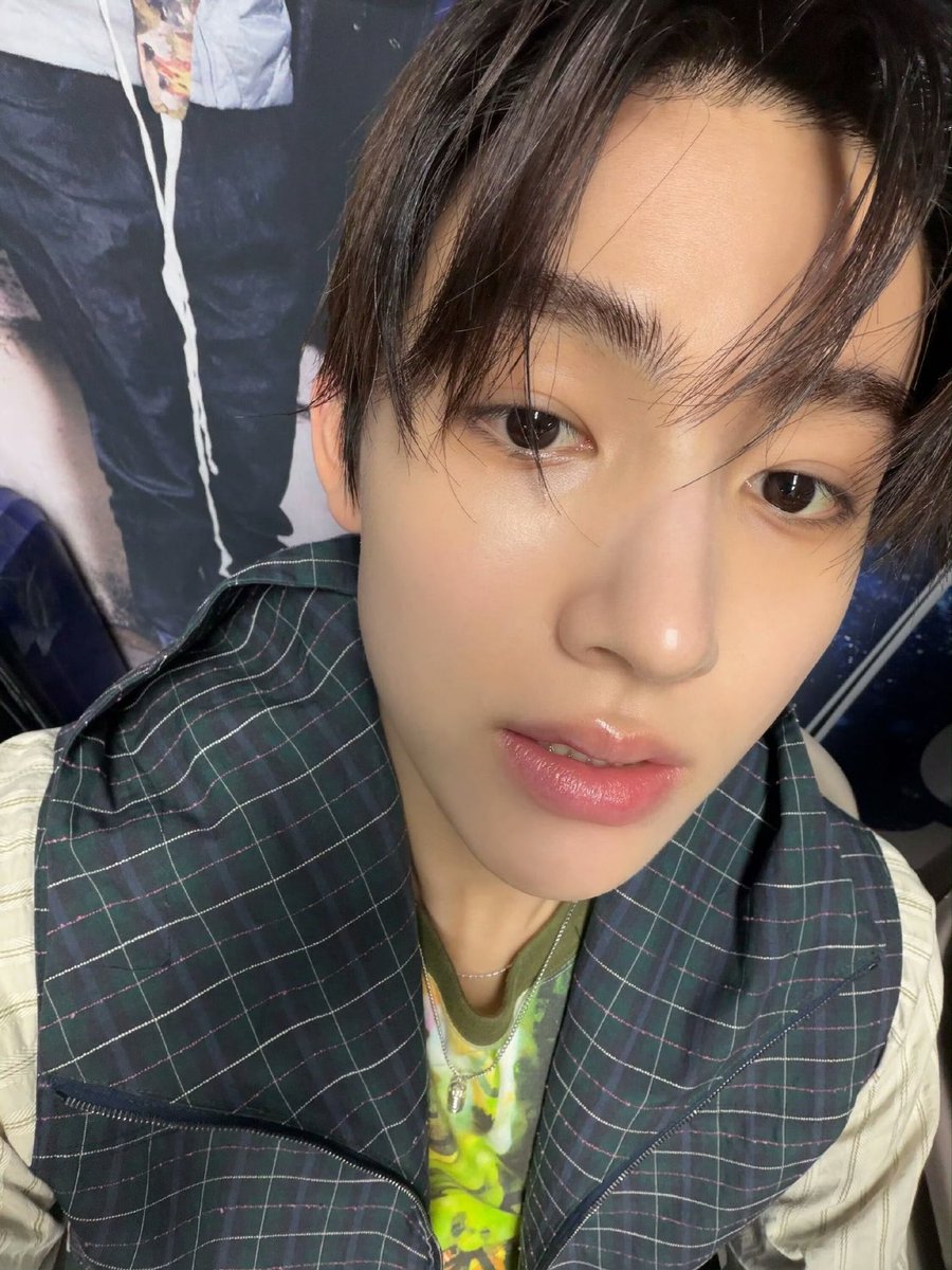 Yuuna4e's tweet photo. @Seonghyeon_CN That EOMPACT Seonghyeon brings as MC, warm and powerful. EOMUSE in his voice, EOMSEAN in his presence. Let's make this moment loud.

MC EOM TAKES OVER

#SEONGHYEONonAir
#ソンヒョン大活躍
#SEONGHYEON #성현 https://t.co/Af7DbtHcTZ