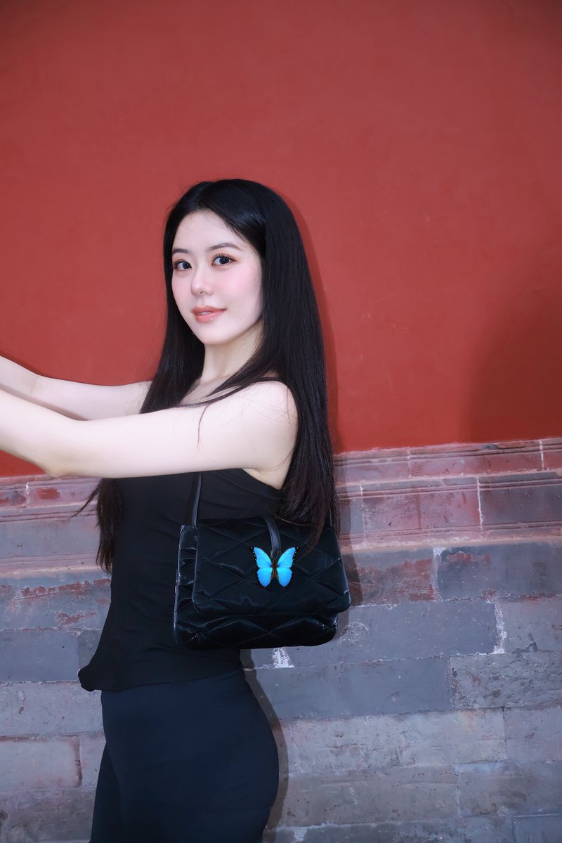 carolcao_'s tweet photo. GM，你的心灵疗愈师 Carol 正式入职 Flap，负责市场运营 🦋

认识 Flap 越深，我越觉得这是一个特别的团队。Crypto 从来不缺新叙事，也不缺会讲故事的人。但越往里看，越会发现 Flap 其实已经默默往前走了很远：产品持续迭代、机制创新不断落地、很多复杂的链上逻辑也被一步步转化成真正可用的产品体验

只是相比于产品推进的速度，Flap 对自身的表达一直相对克制。市场认识 Flap 的速度，好像还没有 Flap 自己往前跑得快。团队在规模扩张上一直保持谨慎，整体也始终以产品和技术为核心

所以我很幸运，能在这个阶段和 Flap 一起往前走
不需要永远熠熠发光，但也别被时代的洪流淹没成沙砾
好的产品，本来就值得被更多人看见
这也是我来到 Flap 之后，最想做的事情

接下来，我会带着过往的 marketing 经验，和团队 @eth_cedric @irene_cc06 @webhogwatrs @madaks  一起把 Flap 上正在发生的故事讲到全世界，让因为一个 token、一次交易、一个故事来到 Flap 的人，最后愿意留下来

对我们来说，Marketing 的意义，不止于扩大声量
我们更希望和 builders、developers、creators、communities 一起，让更好的产品被看见，让更多有意思的想法真正发生，也让 Flap 成为一个持续产生机会、故事和财富效应的地方

长期主义、产品优先、Flap 来自社区，也始终和社区站在一起

另外，入职第一天就从团队薅到了一笔「请大家吃米其林」的经费 👀
欢迎各位 Trader、KOL、Creator，还有战壕里的朋友们来找我吃饭
聊行情、聊合作，或者单纯认识一下都行
希望下一个金狗，继续发生在 Flap

Need therapy? DMs open.

GM, your meme therapist Carol just joined Flap to work on Marketing 🦋

The deeper I dive into Flap, the more I realize how special this team is. Crypto never runs out of new narratives, or people who know how to tell them. But look a little closer and you’ll realize Flap has quietly come a long way. The product keeps evolving, new mechanisms keep shipping, and complex onchain logic keeps turning into products people can actually use

The product has been moving fast. Flap just hasn’t been nearly as loud about it. Sometimes it feels like the market is still catching up with how fast Flap is moving. The team has also been very intentional about how it grows, with product and engineering at the core from day one

So I feel lucky to be joining at this stage and building alongside the team
You don’t have to shine forever, but you shouldn’t get lost in the noise either
Great products deserve to be seen
And that’s exactly what I want to do at Flap

From here, I’ll be working with @eth_cedric @irene_cc06 @webhogwatrs  and @madaks to take what’s happening on Flap global, and turn one-time attention into something people actually want to stick around for

For us, Marketing is about more than just reach
We want to build alongside builders, developers, creators and communities — getting more great products seen, giving wild ideas room to become real, and making Flap a place where new opportunities, new stories and real wealth keep getting created onchain

Long-term. Product first. Flap was built from the community, and we’ll always build with it

Btw, I somehow managed to finesse a little “Michelin dinner” budget from the team 👀
Traders, KOLs, creators, and fellow trench dwellers, come grab dinner with me
Markets, collabs, or just vibes. All welcome
Here’s to the next 10x on Flap

Need therapy? DMs open