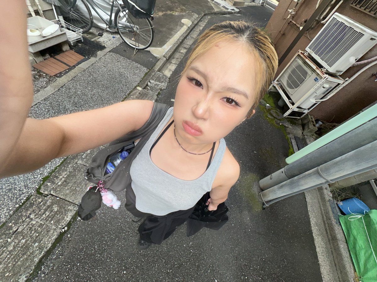 emilycore__'s tweet photo. 今日のエミリー https://t.co/OW4MNlRgfI