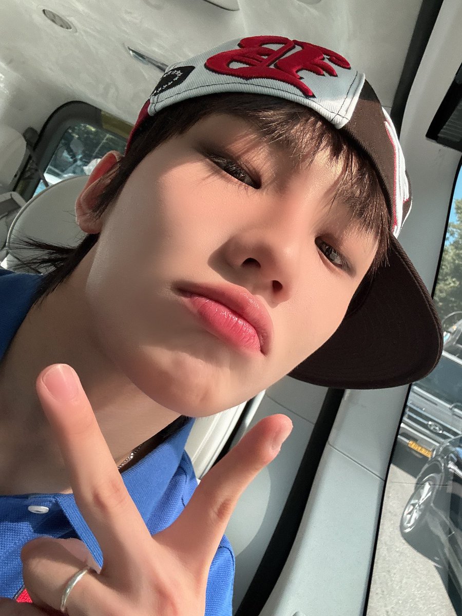 TNX_twt's tweet photo. Mild🙂

#TNX #티엔엑스
#천준혁 #JUNHYEOK https://t.co/GqVbcW1Qh4