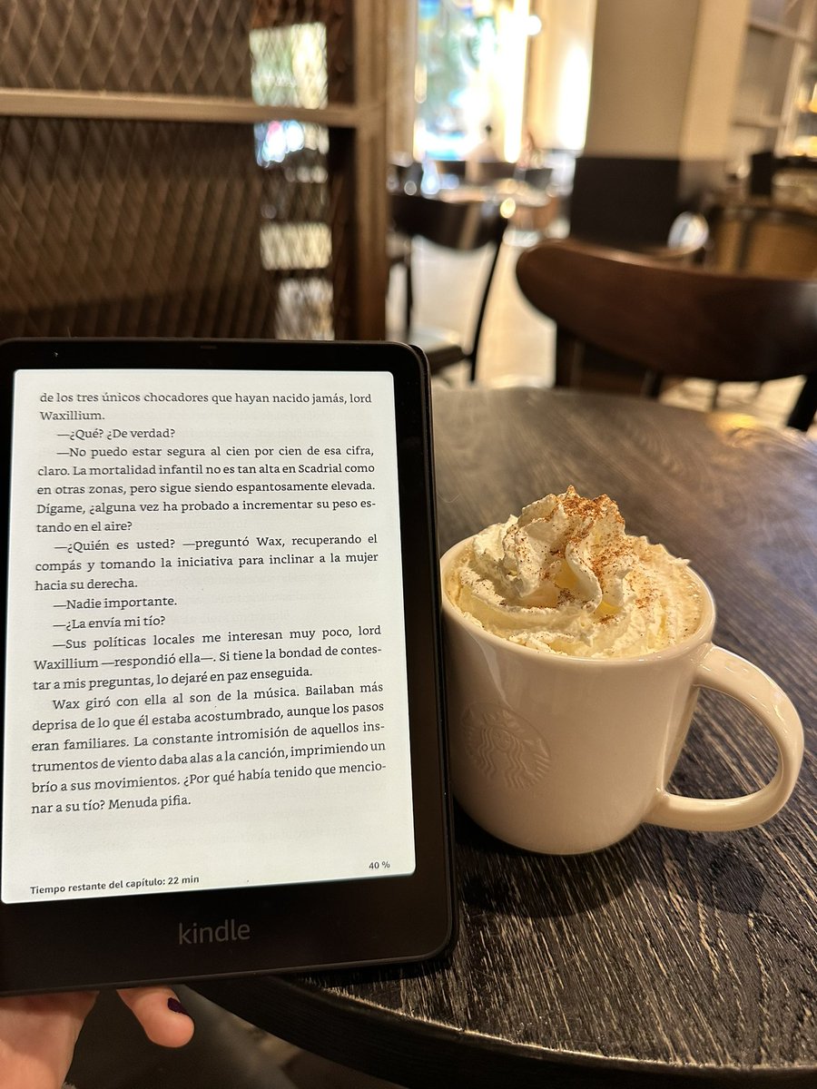 __reyra's tweet photo. Pequeños placeres de la vida ☕️📚 https://t.co/JaDl1sqJI2