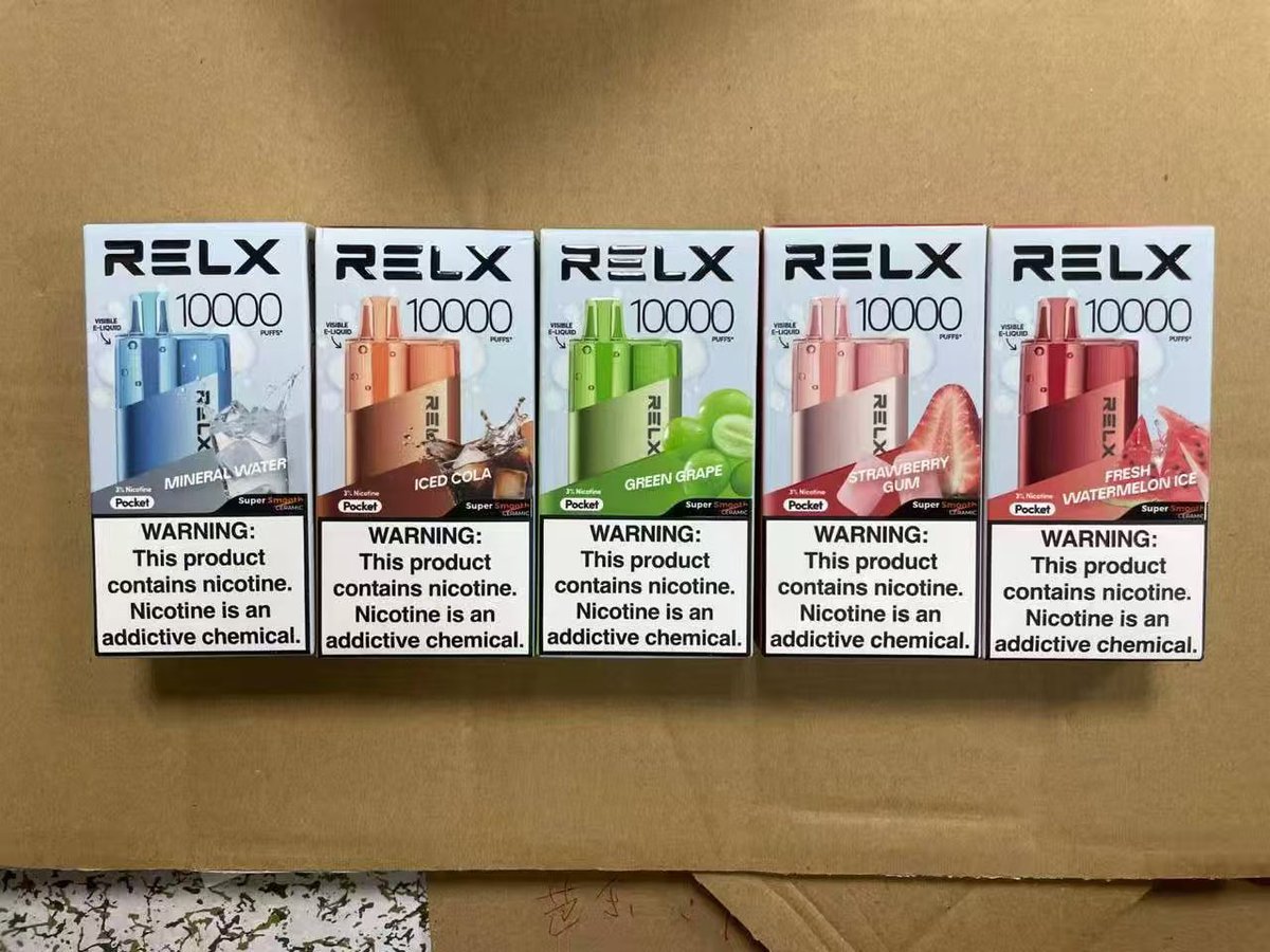 i7yaqs's tweet photo. #RELXPOCKETPRO 悦刻两万口板砖

搭载Super Smooth™升级陶瓷雾化芯，入喉丝滑，全程口味稳定。设备搭550mAh可充电电池，12W稳定输出，3%尼古丁浓度，最高可达20000口超长使用量，性价比出众。拥有4款简约哑光机身配色，上线抹茶、鲜果、茶饮、冰棒等24种冰爽风味

更多产品请点击主页添加咨询购买❤️ https://t.co/0e6RWnWsra