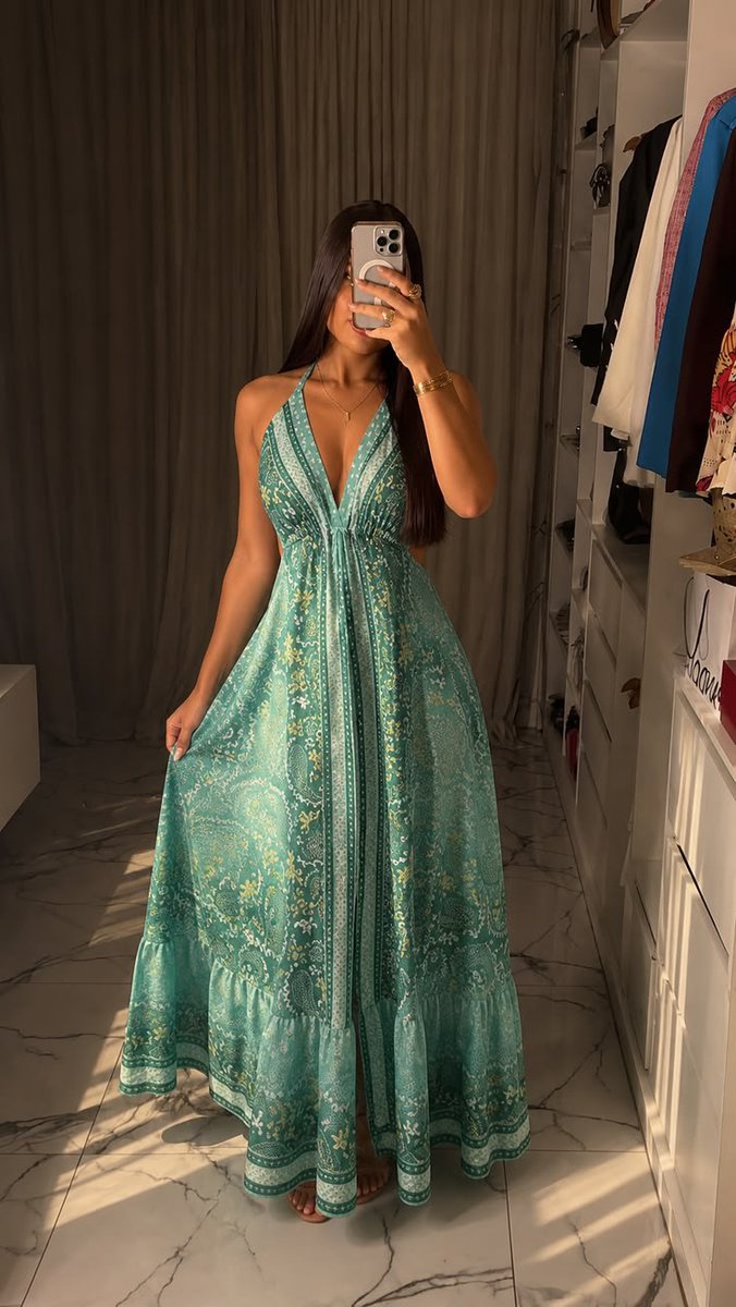 Natylarael's tweet photo. COMO NINGUÉM TÁ FALANDO DESSES VESTIDOS? 👀 https://t.co/TXYFu7o4Y4