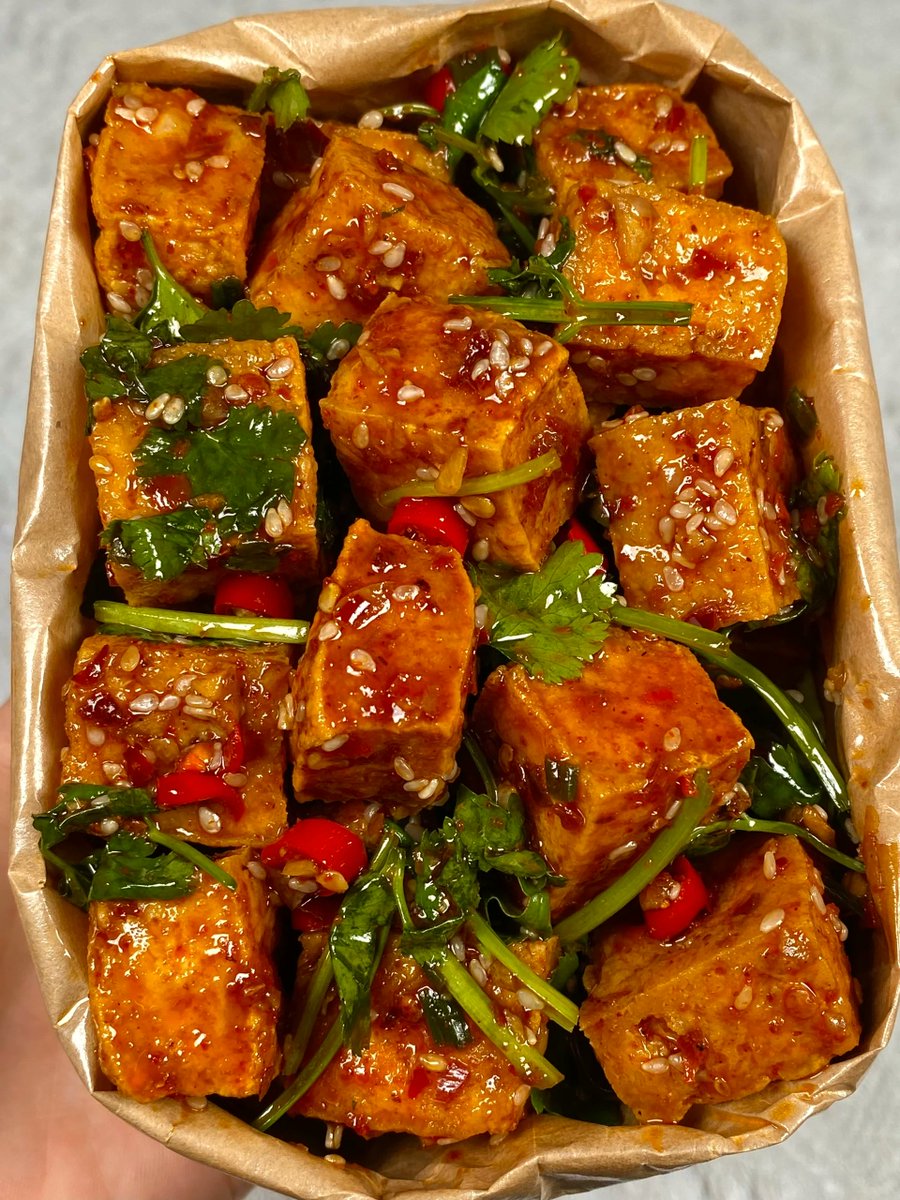 PuraKovaleski's tweet photo. Crunchy fried stinky tofu from the street stall—smells intense, tastes amazing, the perfect late-night street snack! https://t.co/tDbQZKPK9M