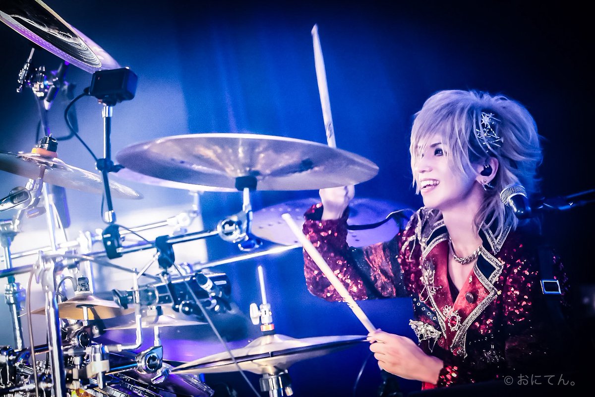 nowing_oniten's tweet photo. 【LIVE写真】
2026.8.29 Royz
夢のような武道館公演が終わってRoyzロスの皆へ大阪公演の様子をお裾分け🤩笑 満員のBIG CATを見事にRoyz色で包み込んだLIVEの熱さは、間違いなく武道館のステージに繋がってたと思う🤟🏻Royzギャの声も過去一大きかったんよなぁ✨（感心） https://t.co/lLPejvKTor