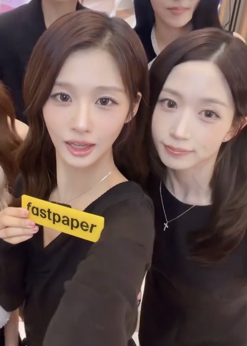 hyh2526's tweet photo. 내가윤행빠라서하는말이아니라객관적으로봐도ㄹㅇ잘어울림 https://t.co/KTwsrqaWIt