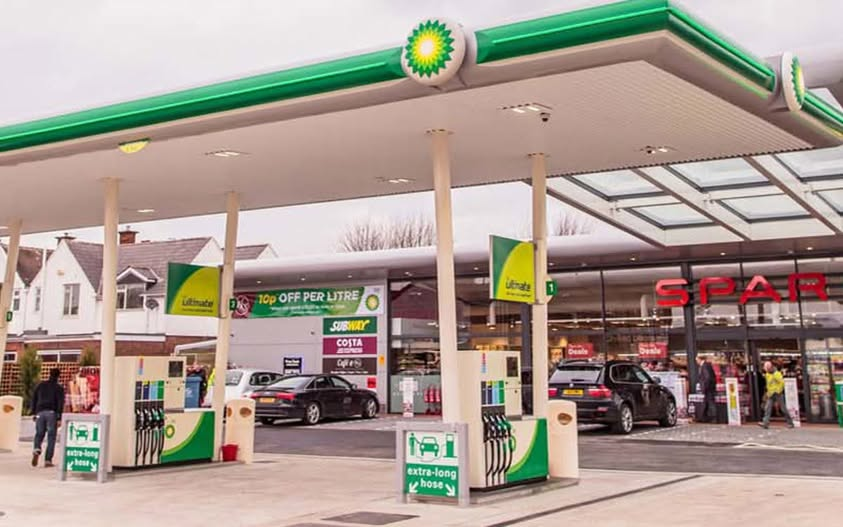 FlyFifer10's tweet photo. The oil price today is £96 a barrel as petrol approaches £2 per litre. In June 2008, it hit £109 a barrel yet petrol was £1.19 per litre. 
Why!? https://t.co/nRbY6o4zaN