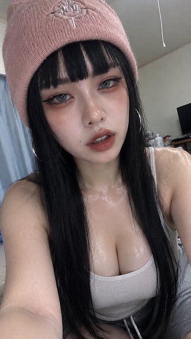 coffeeeeee6's tweet photo. 可愛い顔して変態✨　#変態　#脇毛 https://t.co/zP8nM7JbXX