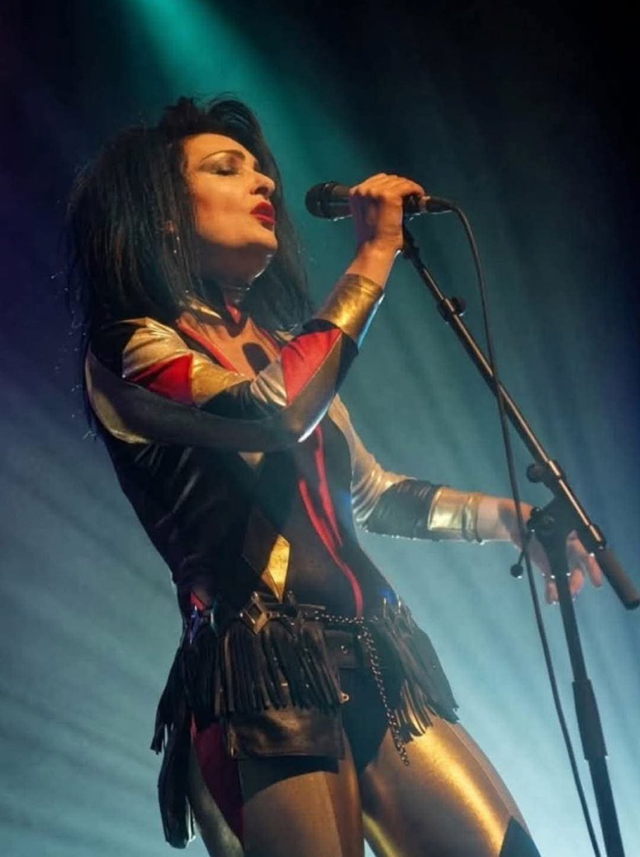 Gracro5's tweet photo. Siouxsie Sioux https://t.co/O5VlpSUYeo