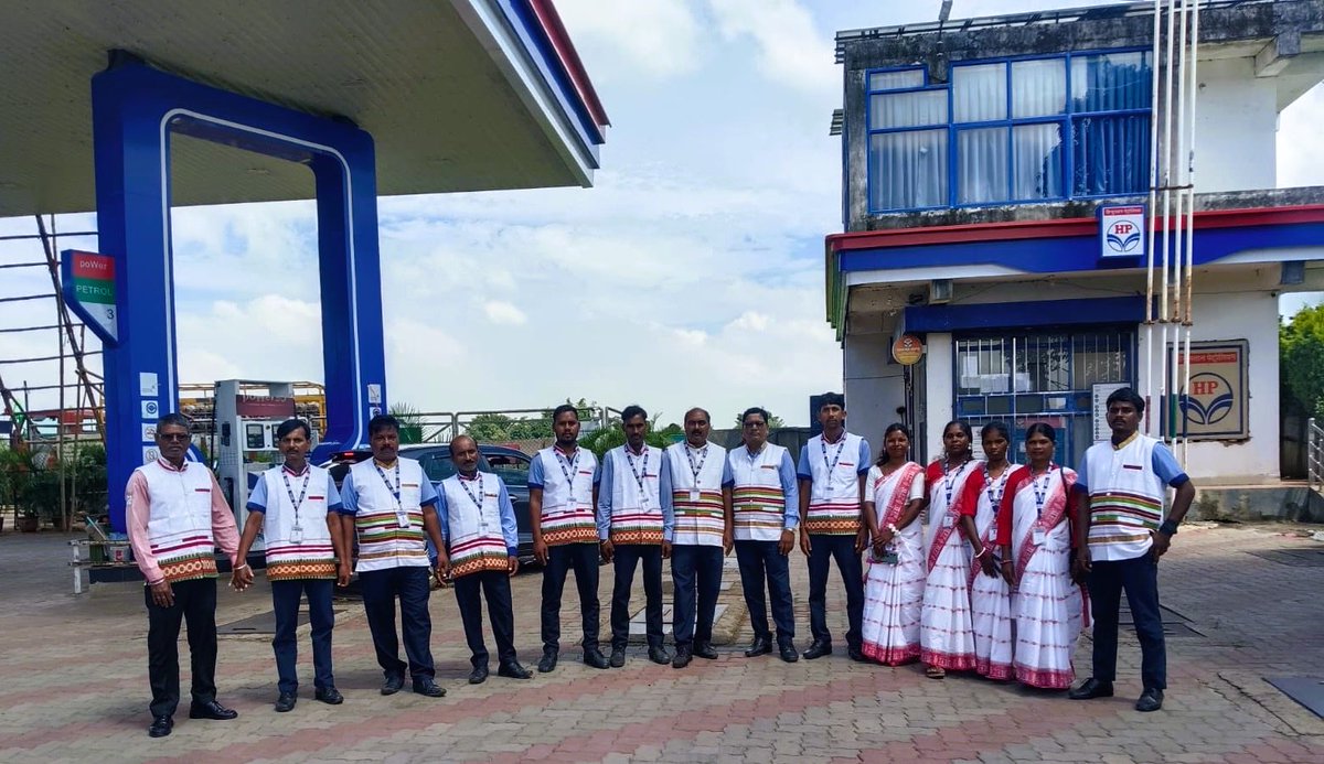 hpcl_Ranchi's tweet photo. Celebrating the spirit of Karma Parab! 🌿✨
May this auspicious festival strengthen our bond with nature, culture and community. Wishing everyone happiness, prosperity and togetherness.
#KarmaParab #HPCL #Jharkhand #DeliveringHappiness @HPCL https://t.co/rzFCVLeMS9