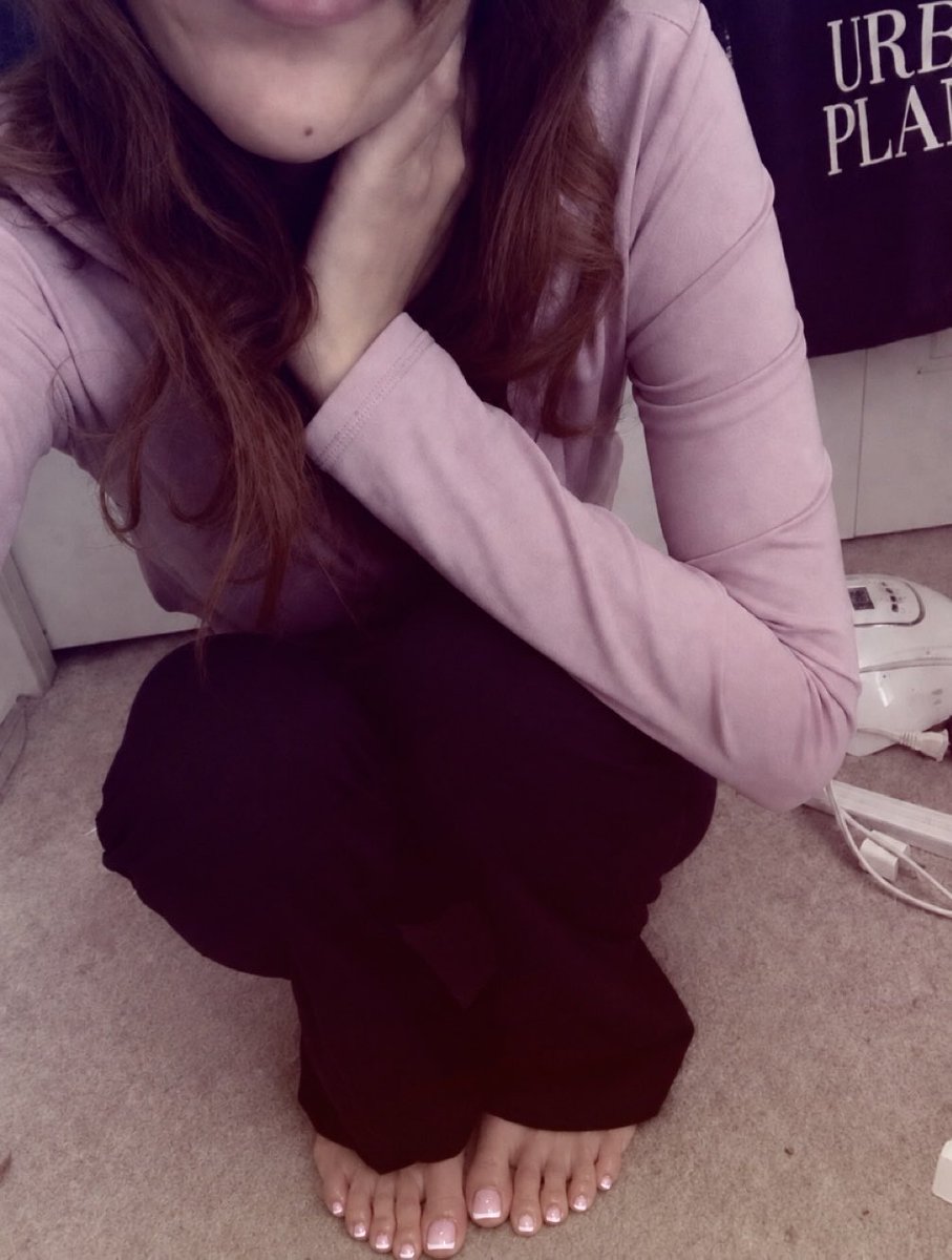 mamasxo10's tweet photo. ♡ #findom ur obsessed w me ♡ https://t.co/CUeM5qxBTY