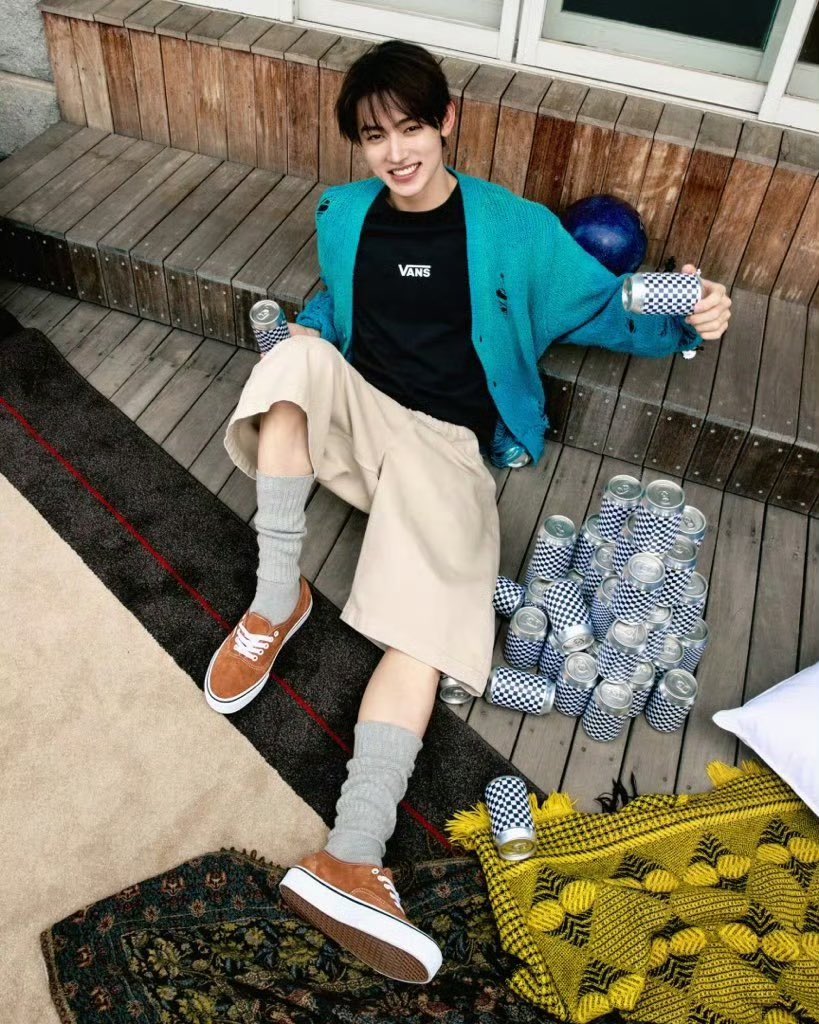 CCsean0113tbyt's tweet photo. Seonghyeon’s voice is pleasant for live air, his soft radiance brings sweet EOMUSE, perfect pacing delivers strong EOMPACT, we can’t get enough of his genuine EOMSEAN.

MC EOM TAKES OVER

#SEONGHYEONonAir
#ソンヒョン大活躍
#SEONGHYEON #성현 https://t.co/imQXqEpvrq