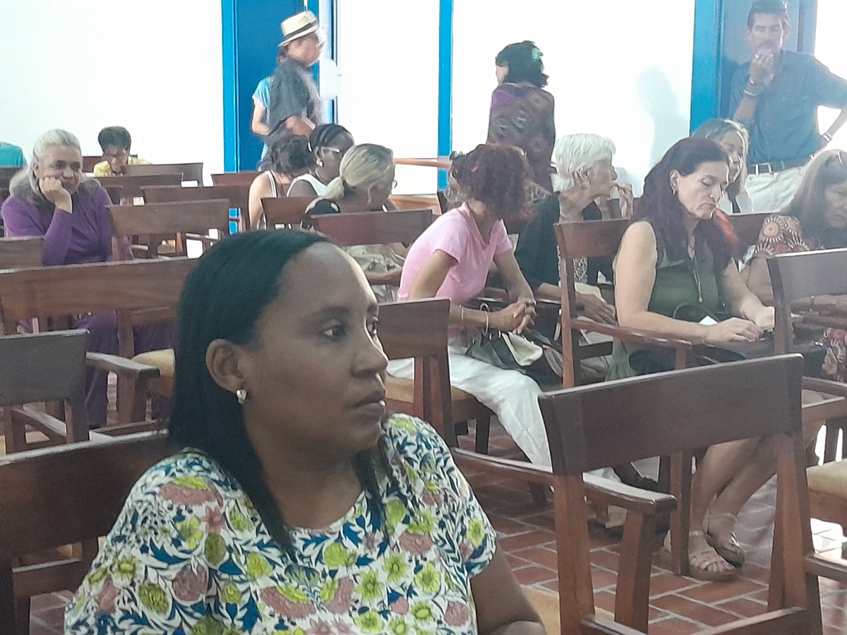 smarthnayade's tweet photo. Se inauguró el XL taller Provincial de Investigadores del Patrimonio con la conferencia "Fidel Castro y relación con el patrimonio cultural holguinero por el MSc. Victor Aguilera Nonell, en el Museo Provincial "La Periquera". 
#SomosCulturaHolguín 
#HonorHolguinero https://t.co/TIRQhQ4z17