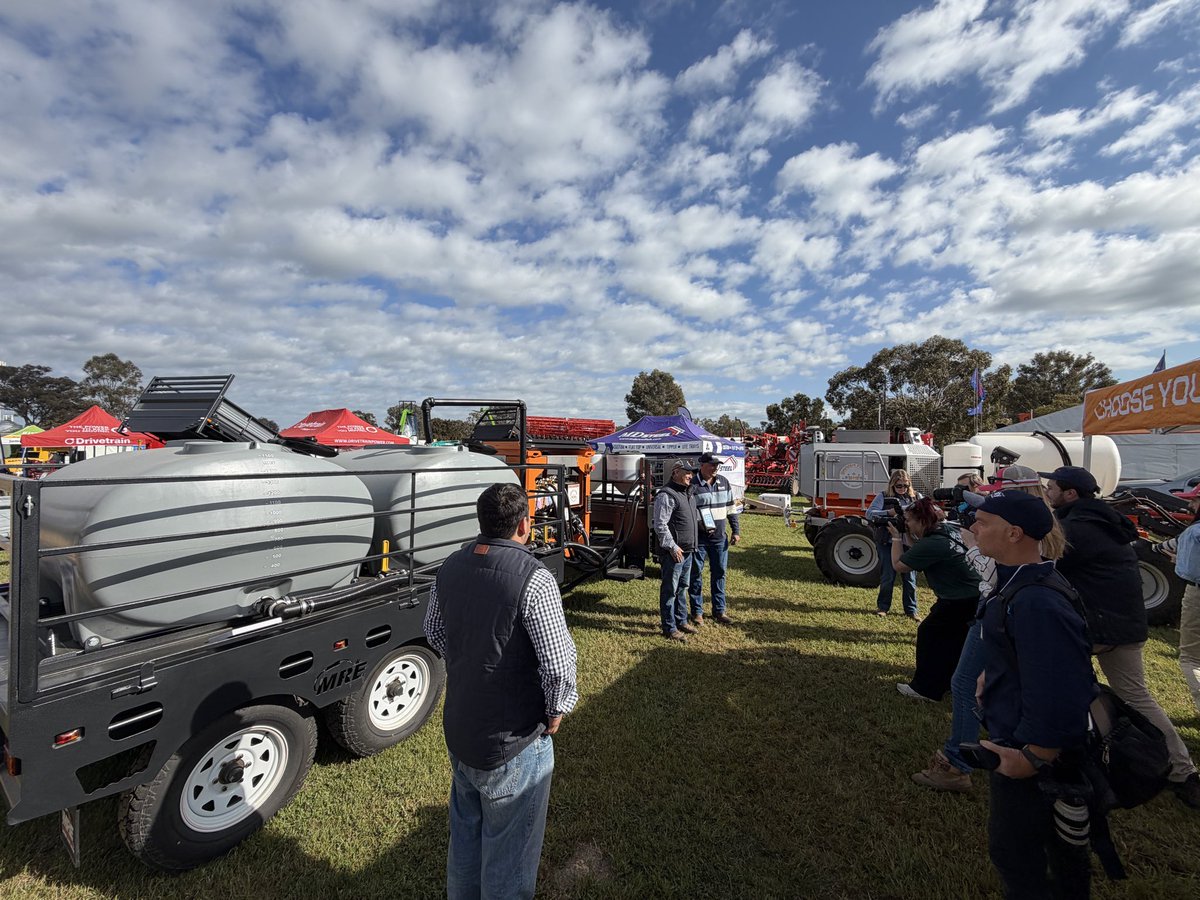 MarkSaundeye's tweet photo. SwarmFarm’s auto fill station won the Henty Field Days Machine of the Year Award today. @Hentyfielddays @SwarmFarm https://t.co/viLBJ8N6wE