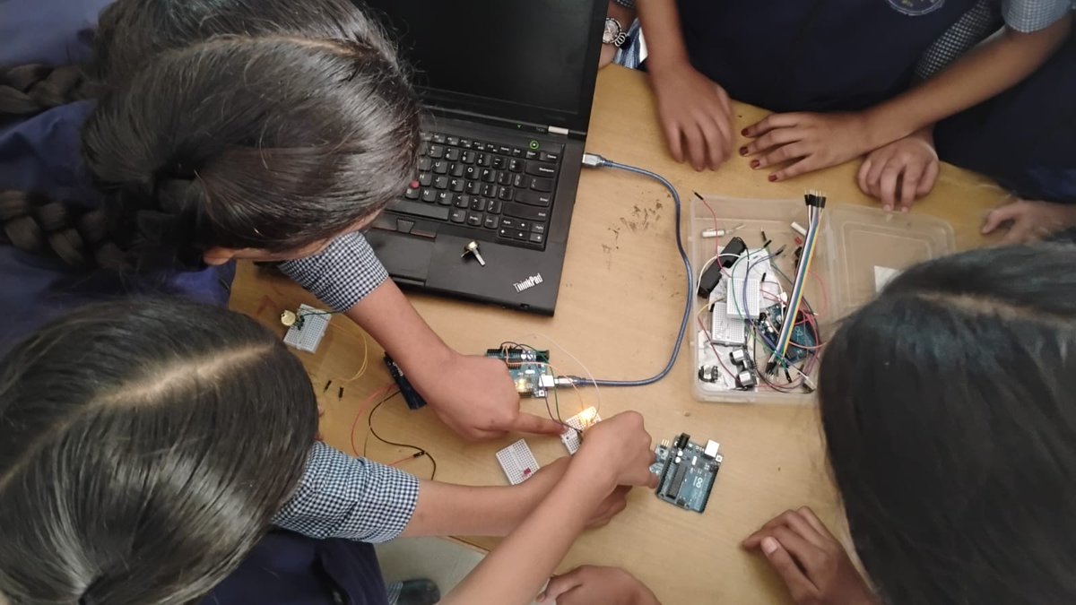AcicMiet's tweet photo. Workshop/Seminar 15/09/2026 : One day workshop on Embedded System Circuits using arduino to the students of Swami Vivekananda Girls School, Meerut (U.P.)
#acicmiet #atlinnovation #MIET
@AIMtoInnovate @NITIAayog https://t.co/WrM2LptxSA