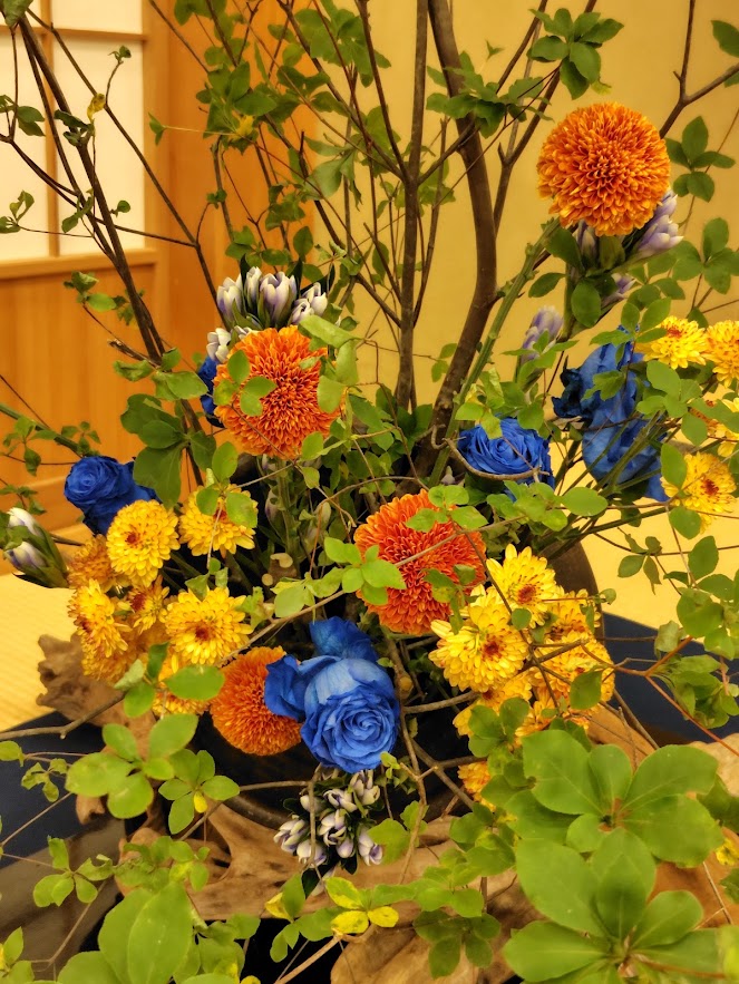 Samtodeanusagi's tweet photo. 増上寺／光摂殿にて開催された、復興応援いけばな展 つなげよう花の心。
今年で15回目の開催との事。 https://t.co/yP6qTNKcfO
