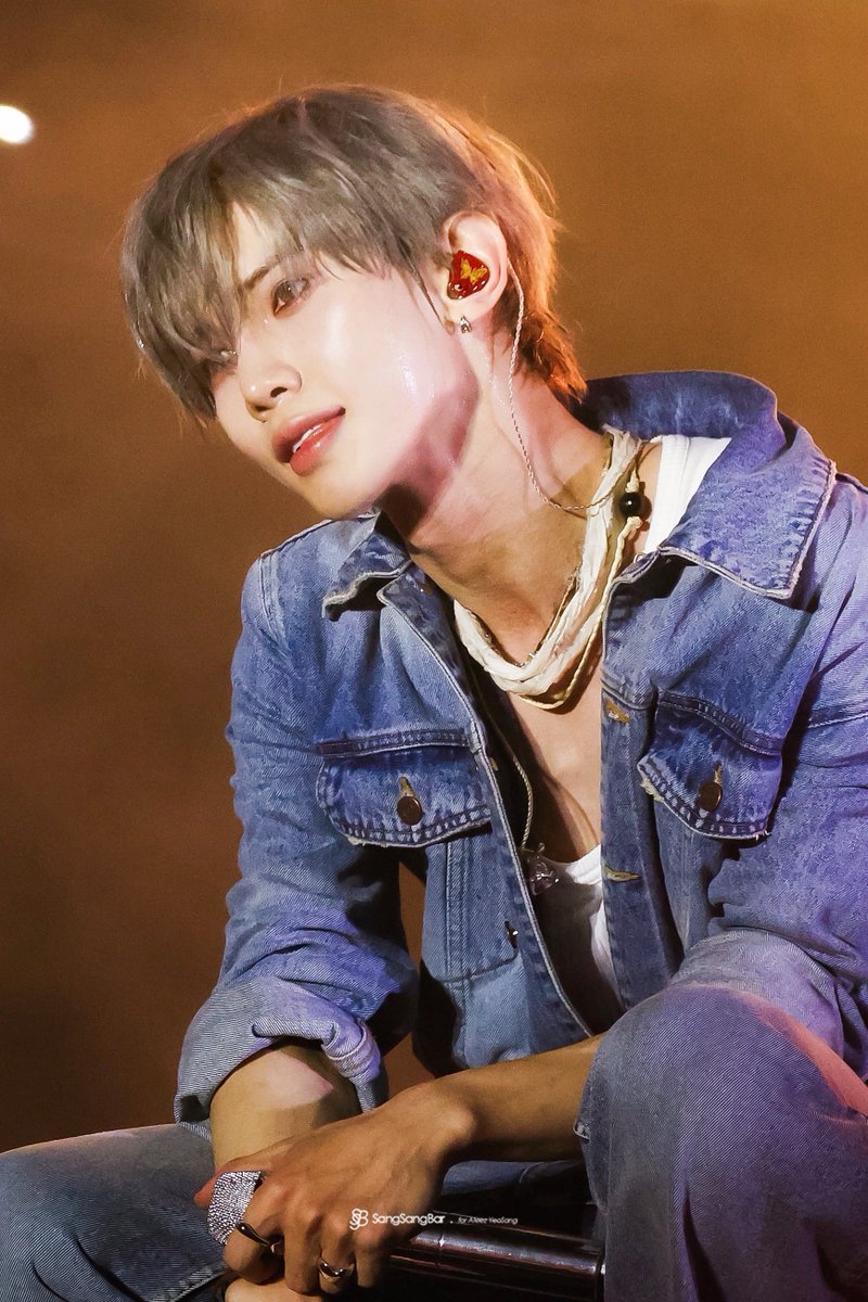 SangSangBar615's tweet photo. 260920 아타 페스티벌 HQ

#ATEEZ #에이티즈 #YEOSANG #강여상 #여상 https://t.co/UicvuqLmim