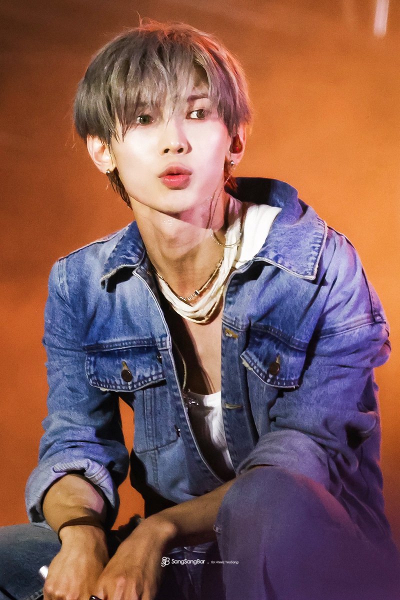 SangSangBar615's tweet photo. 260920 아타 페스티벌 HQ

#ATEEZ #에이티즈 #YEOSANG #강여상 #여상 https://t.co/UicvuqLmim