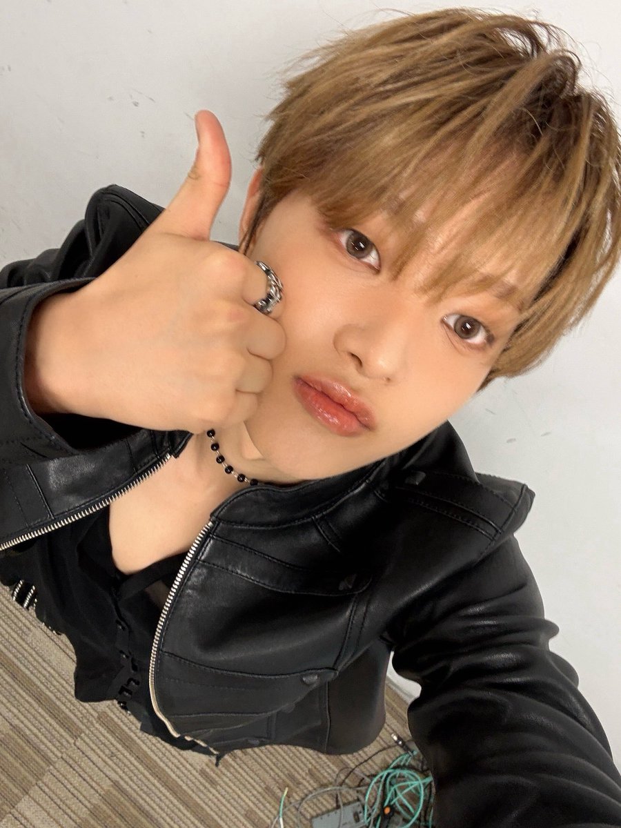 ln__e1f's tweet photo. ·̩͙꒰ঌ┈┈┈┈┈┈┈┈┈┈┈┈໒꒱·̩͙

〜この思いが届くその日まで〜

·̩͙꒰ঌ┈┈┈┈┈┈┈┈┈┈┈┈໒꒱·̩͙

의주へ

はぁ、、かわいい、、💓

 #andTEAM
 #의주    #EJ https://t.co/HaZsOp2Ndv