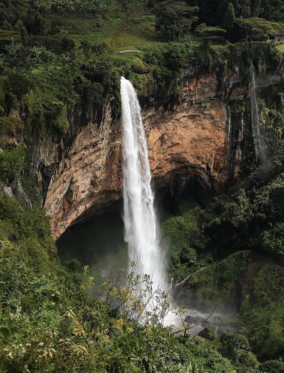 Muna_Kla's tweet photo. 5 days to #WTD2026 🇺🇬

Mbale is calling home to Sipi Falls, rich culture, and unforgettable Eastern Uganda vibes.

Come experience it.
📍 Mbale City | 🗓️ 27 Sept 2026

#ExploreUganda https://t.co/hA360IWOXb
