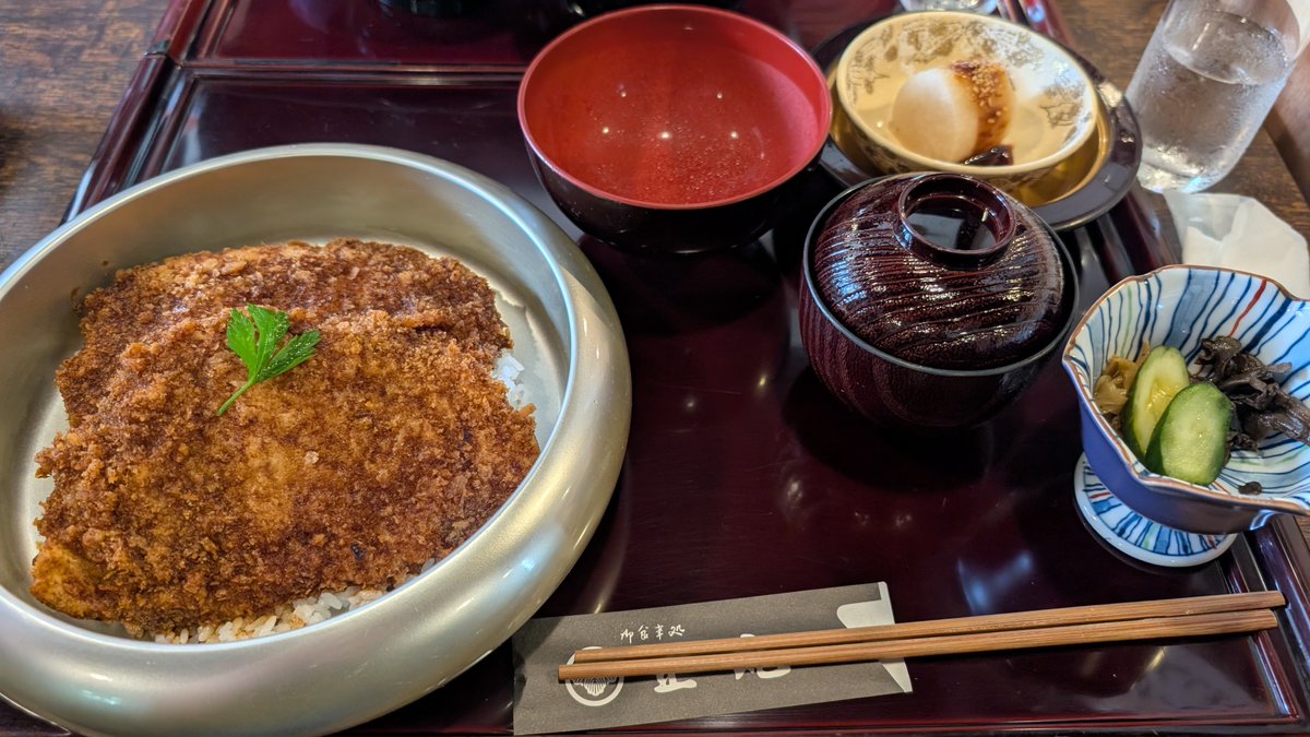 papychan's tweet photo. わらじかつデカすぎ https://t.co/1sZHtQ2qEq