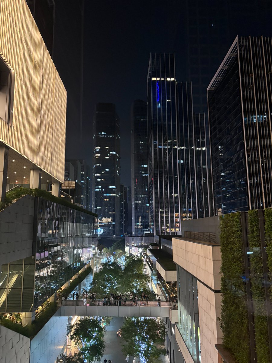 7shangan's tweet photo. Moments around Shenzhen. I really love this city. 

It's a city built on innovation and manufacturing.

This is where I work on custom hardware projects.

If you come to SZ looking for hardware manufacturing suppliers, feel free to reach out. I can show you around our factory. https://t.co/6d0ELiLQrC