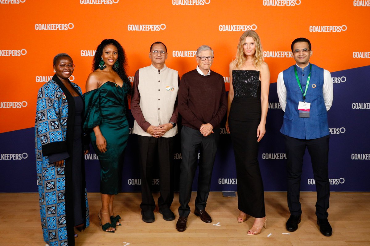 naveenthacker's tweet photo. Almost the same showtime as last year. Still the same energy &amp; same commitment. Grateful to be recognised as #GoalkeepersChampion2025 by the @gatesfoundation  
My work for every child continues, because I can't stop at almost. Almost is not enough #Goalkeepers2030

@BillGates https://t.co/5sKunMTjLs
