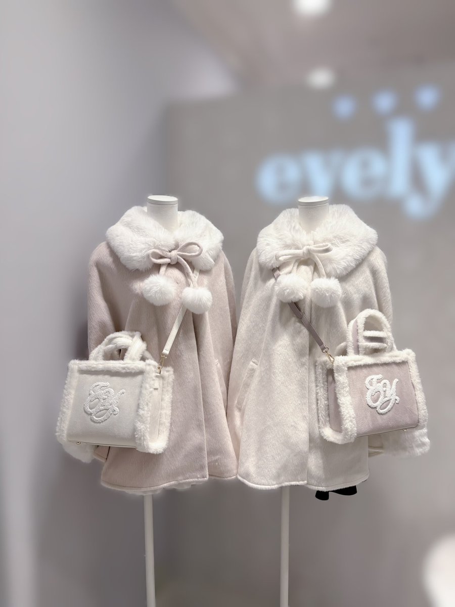 evelyn_tokyo's tweet photo. 池袋店♡

。+♡・。♡・。+♡・。♡・

     #リボンポンチョコート

         color♡OW/PI/BK

。+♡・。♡・。+♡・。♡・

お得な10%オフ受注期間は
明日までとなっております🎀

定価→￥19,800

受注→10%オフで￥17,820

さらにルミネカードでお支払いの方は
引き落とし時10%オフ♡♡ https://t.co/Oud9XNADzD