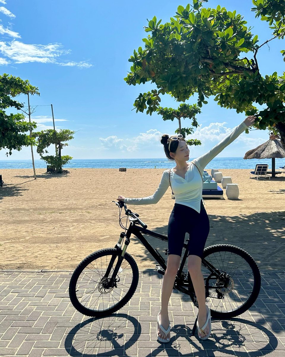 SoftawarePC's tweet photo. Wassup 🌍 Just dropping by to say: you are enough, and you’ve always been. Believe it. 🌟
flVrvh https://t.co/YFCG9GuRvJ