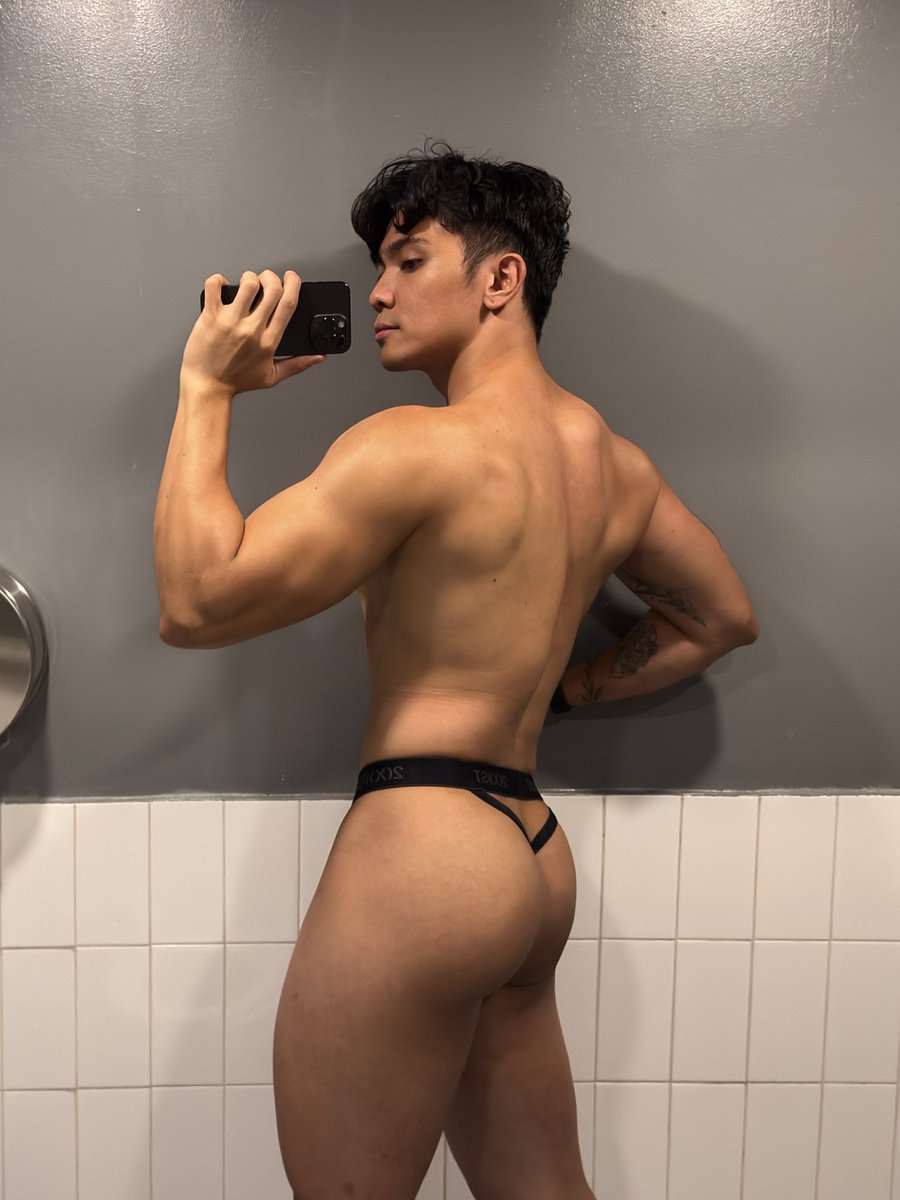 roialb's tweet photo. 🍑 https://t.co/OiUgfzkapt