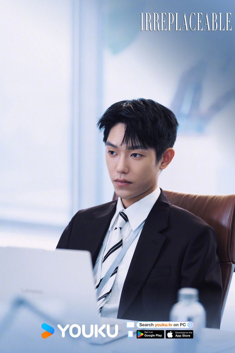 YoukuOfficial's tweet photo. #Irreplaceable Behind the calm facade, the power struggle at work has already begun. 

#无可替代 

#YOUKU #优酷 https://t.co/BxtYcCQQGR