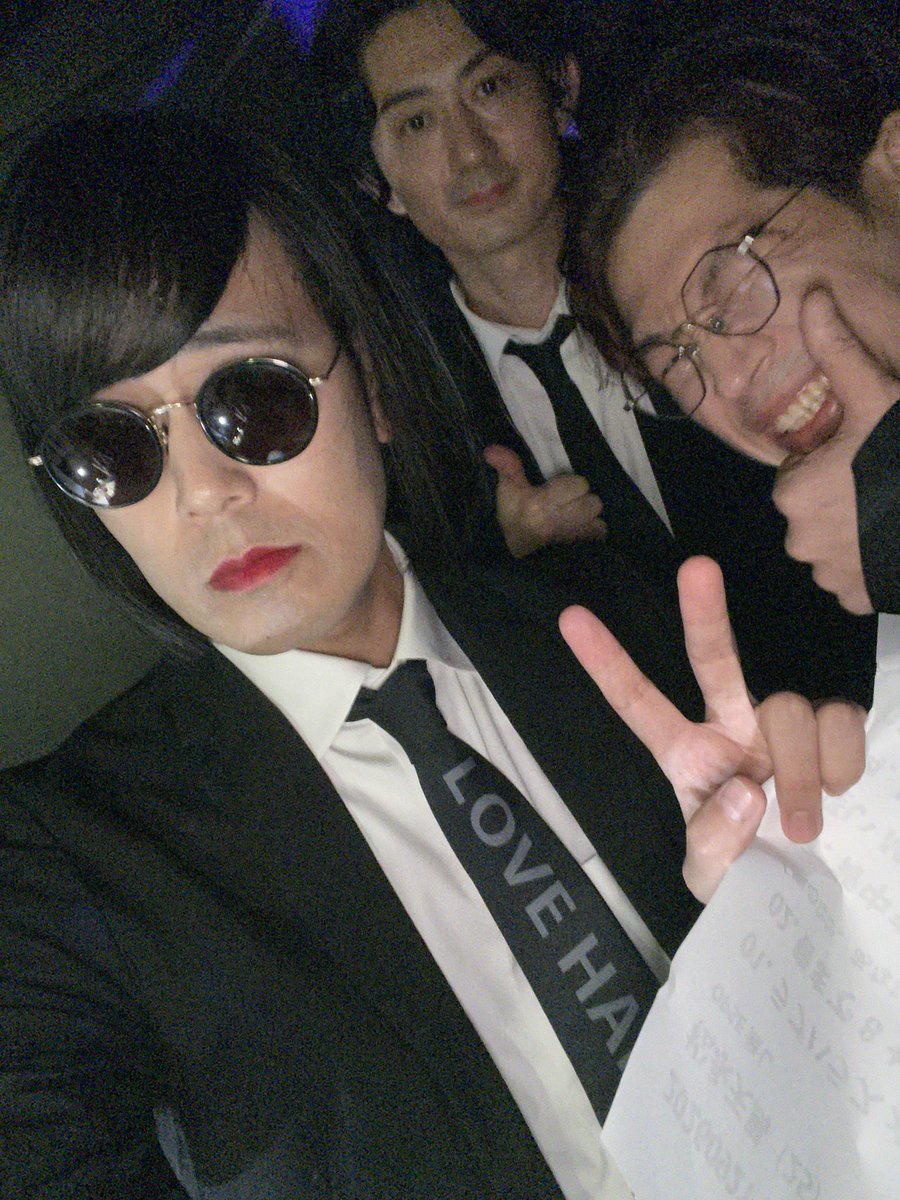 urbangarde's tweet photo. 🔴アーバンギャルド📝
01.亡命歌
02.ワンピース心中
03.自撮入門
04.平成女児詩（w/東京メルヘン倶楽部しずりん&みいらみさと）
05.浅草十二怪談（w/松原タニシ）
06.箱男に訊け
07.都会のアリス
EN
08.少女元年
09.ももいろクロニクル（w/キスエク、全出演者）

⚫️松永天馬📝
01.ラブハラスメント
02.唇まで8センチ
03.背中まで45分
04.黒一点
05.生欲

🍎 https://t.co/5hLXZQd0r6