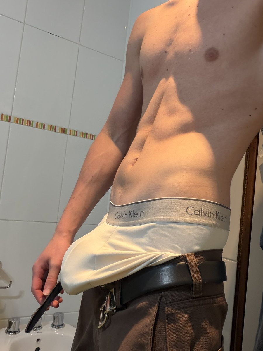zitskidd's tweet photo. Front or back?💋 https://t.co/OiO54AYdN5